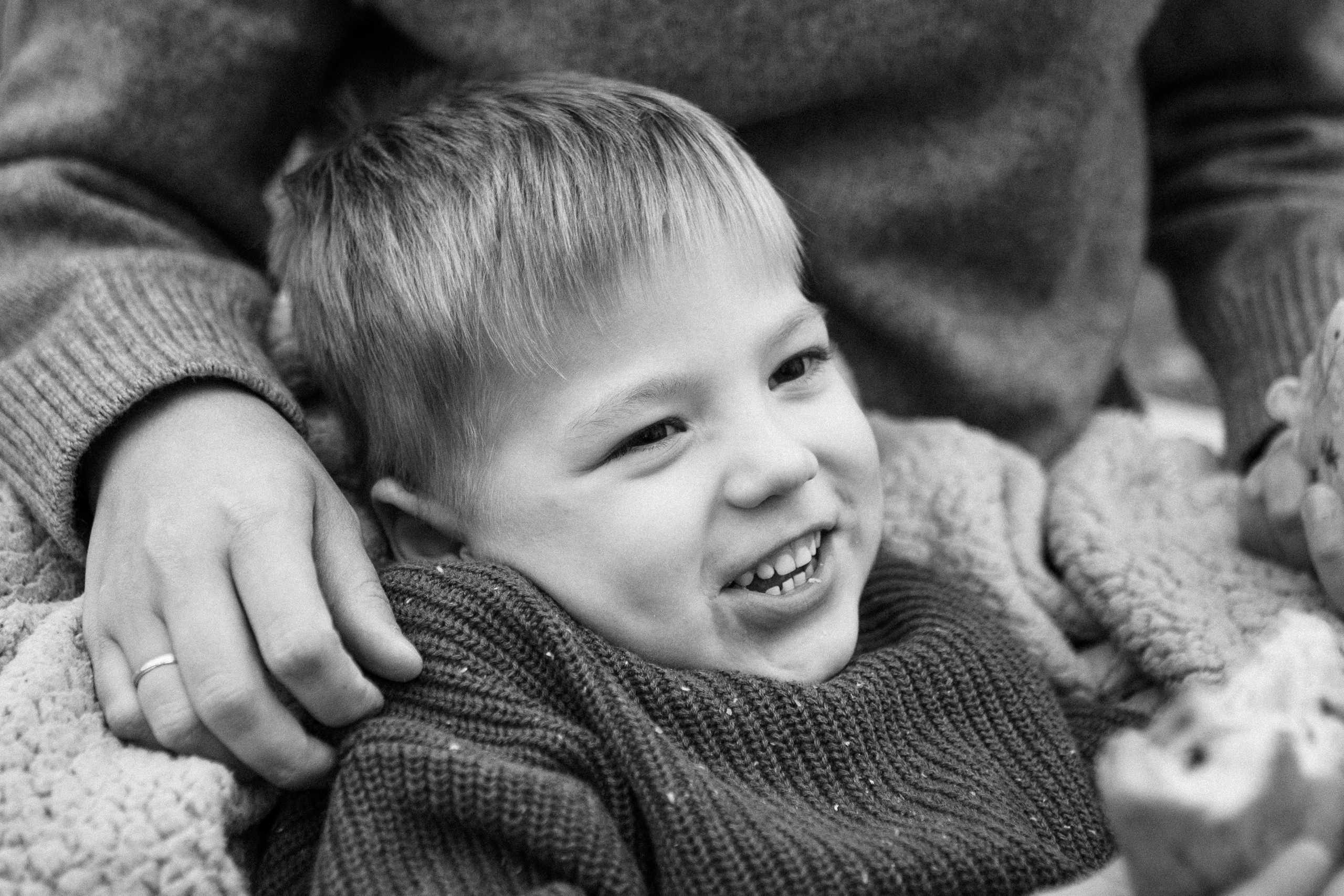 Nastya & Mr. Racoon. Portrait, family and pet photographer in Cyprus, Ksenia Bourdelle