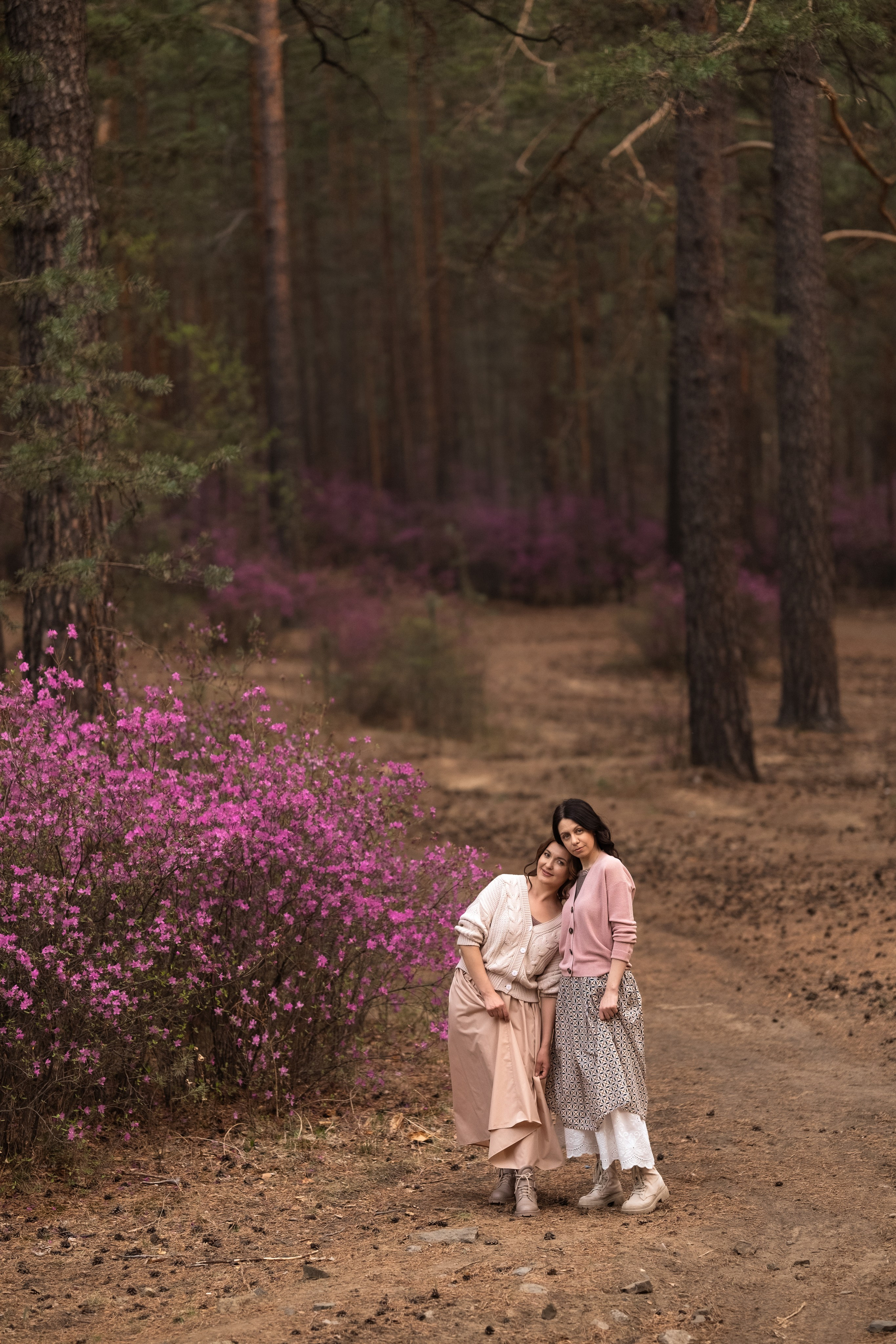 Фотосессия в багульнике. Портретный фотограф в Чите Анна Камратова. Помогу Вам создать историю, в которой Вы — главный герой!