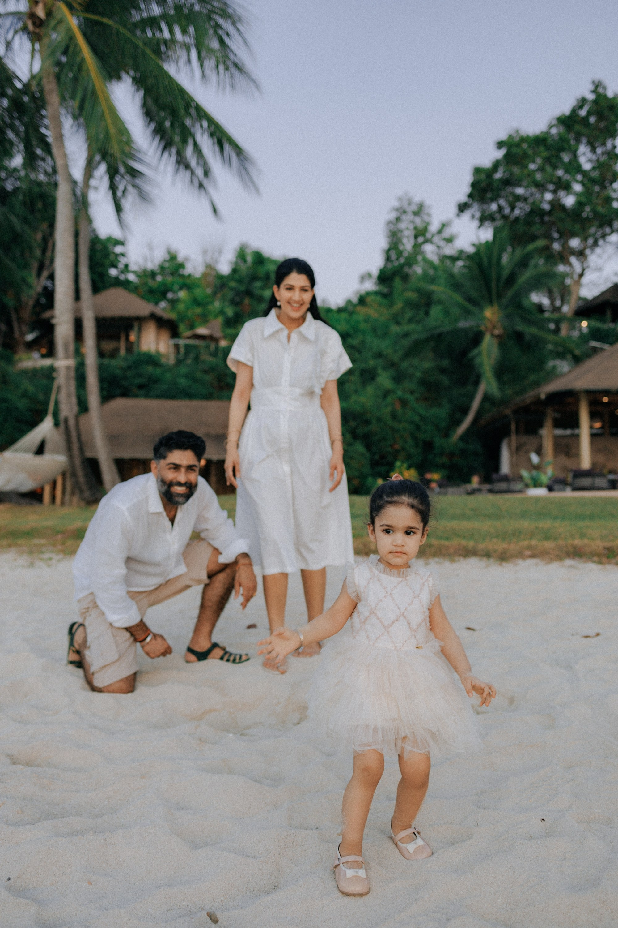 Family photoshoot in Phuket, Thailand. Fedor Lemeshko — Destination Wedding and Family Lifestyle photographer