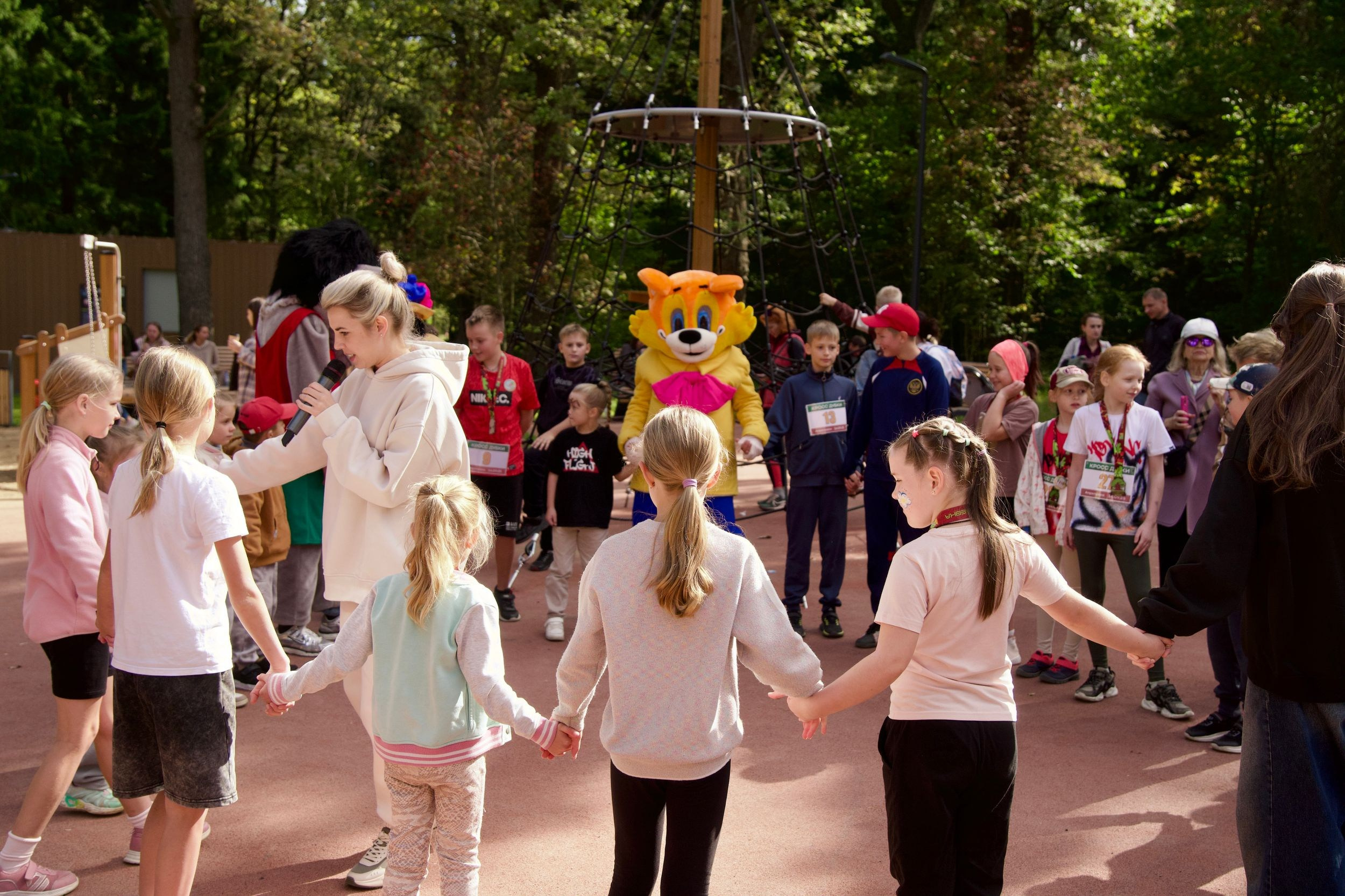 Забег в парке «Дубки». Кафе «БЕЛКА НАШЕПТАЛА». Ну оооочень концептуальное кафе