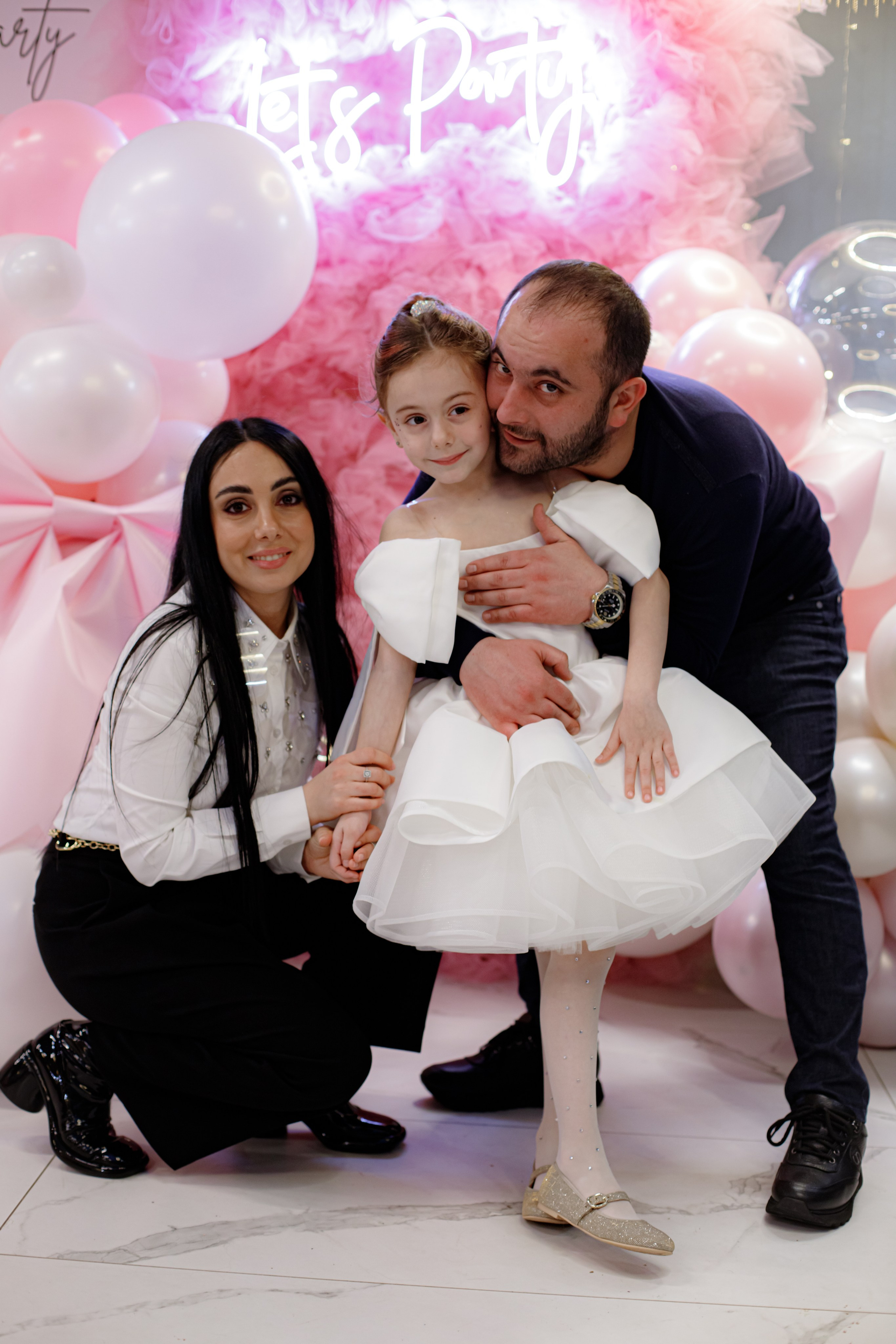 ASIA'S BIRTHDAY PARTY. Photokarish