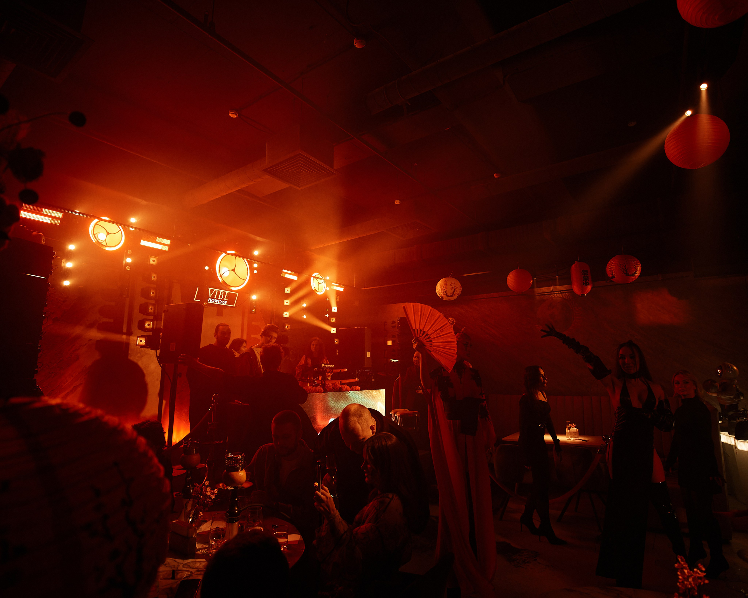 PLUS VIBE Party. Репортажный фотограф в Москве Дмитрий Масленников