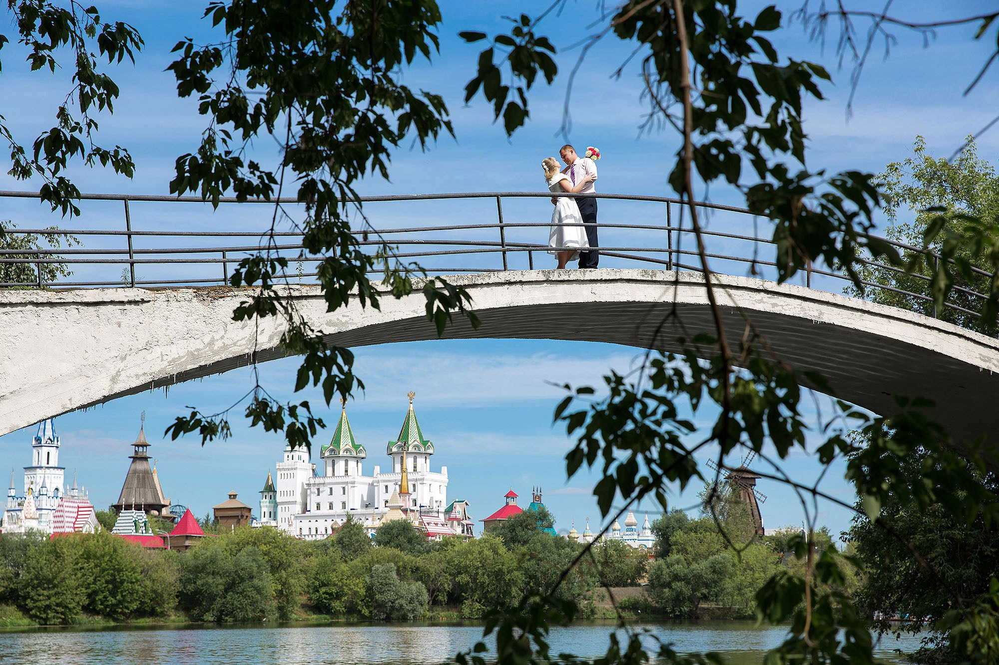 Прогулка, фотосессия жениха и невесты. Свадебная съемка. Фотограф в Москве Валерий Боцман