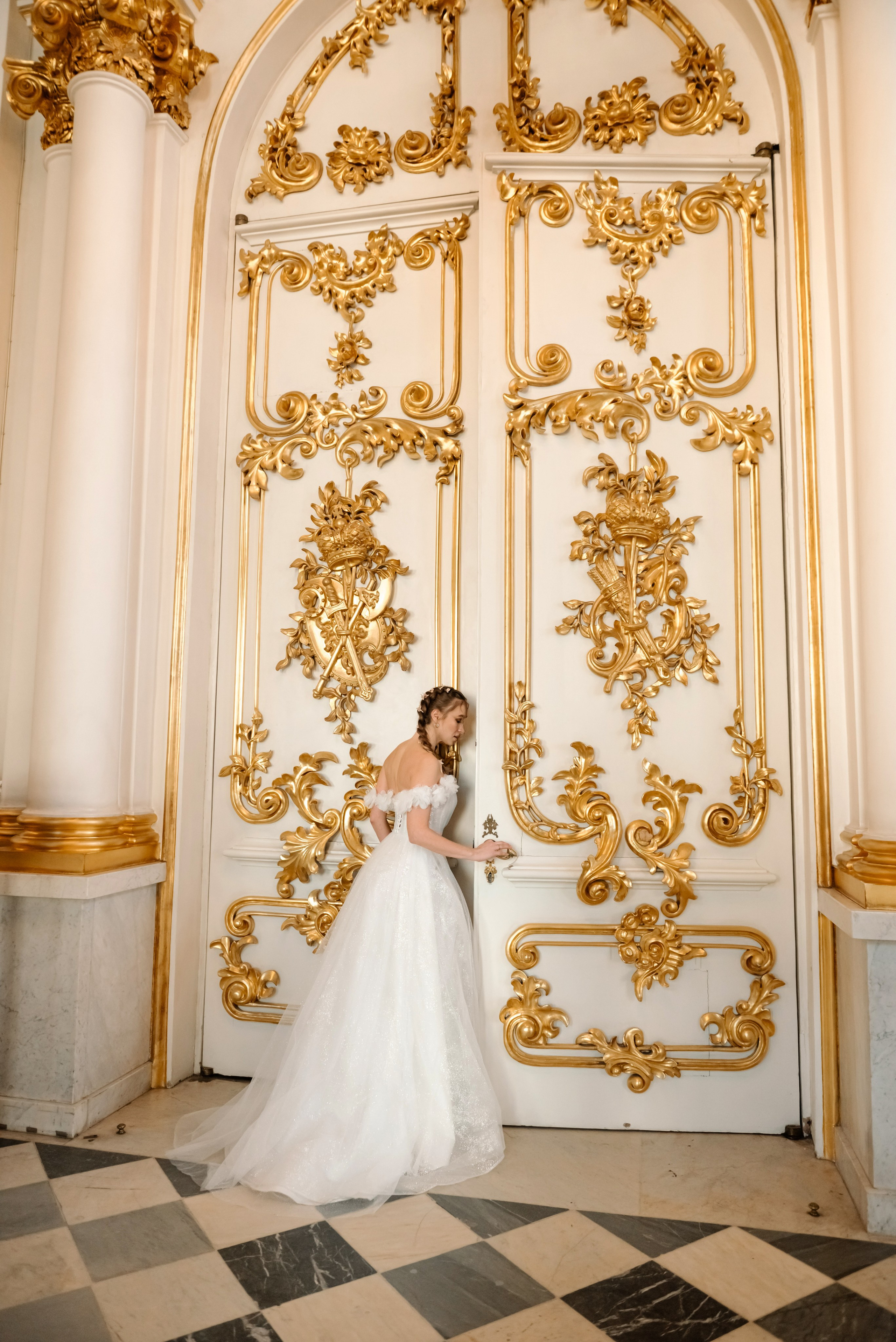 В залах лучшего музея. Свадебный и сеейный фотограф в Санкт-Петербурге Елена Худякова