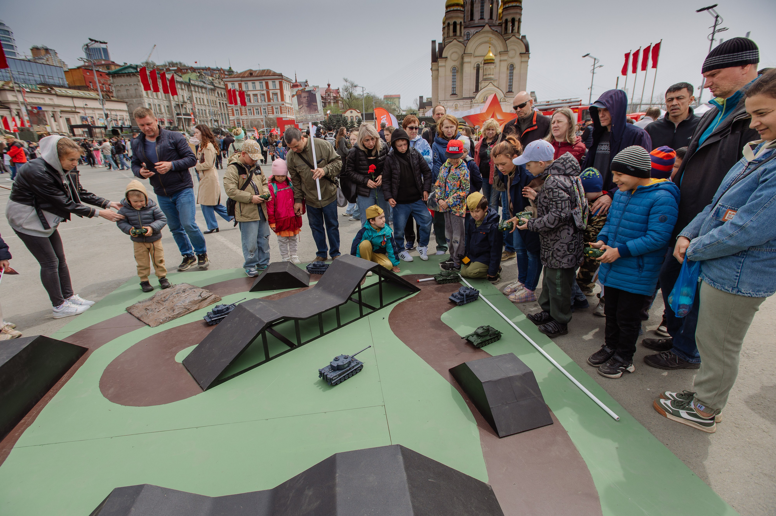 9 мая Центральная плащадь. Фотограф Мария Каюрова