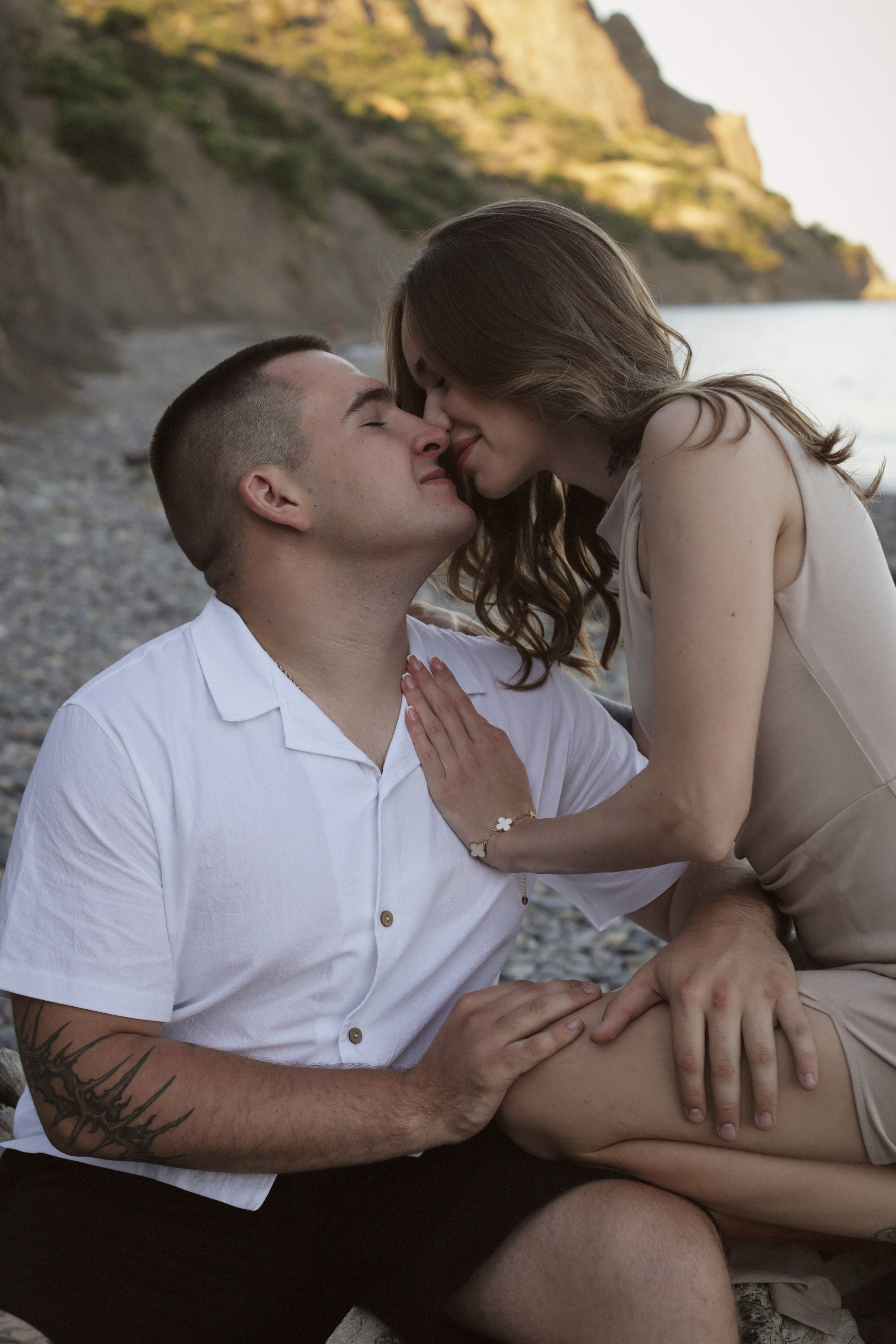 Под Кара-Дагом | Даша и Дима. Семейный фотограф в Феодосии и по Крыму Брежнева Алла