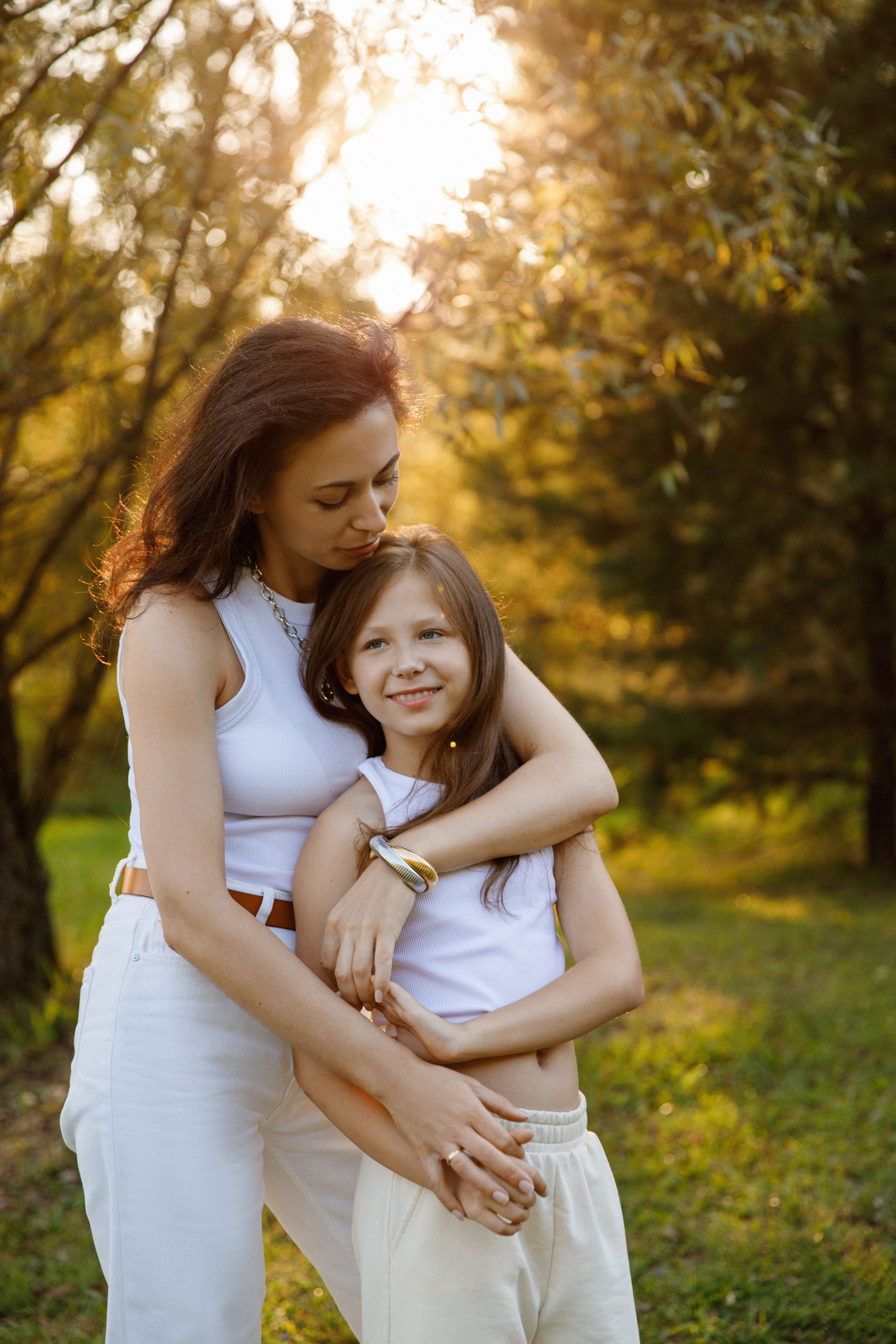 Фотосессия мамы с дочкой в парке Мещерский. Фотограф Александра Сыщенко