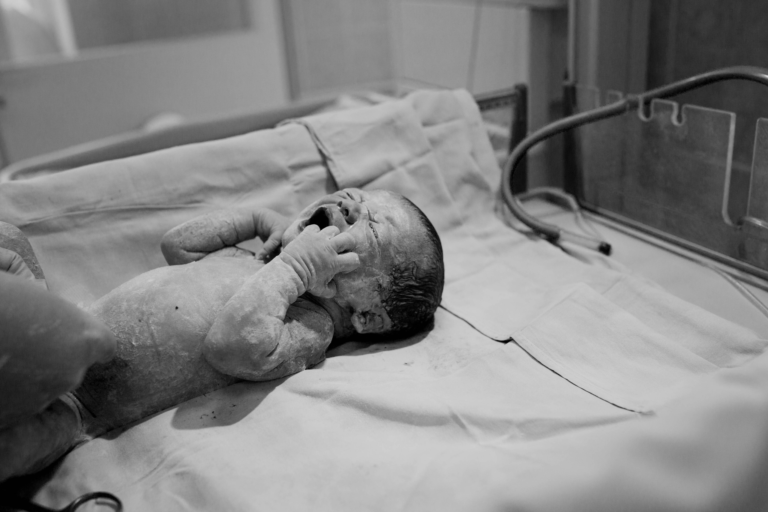 Съемка в роддоме маленькой принцессы. Детский фотограф Екатеринбург Юлия Мартынюк