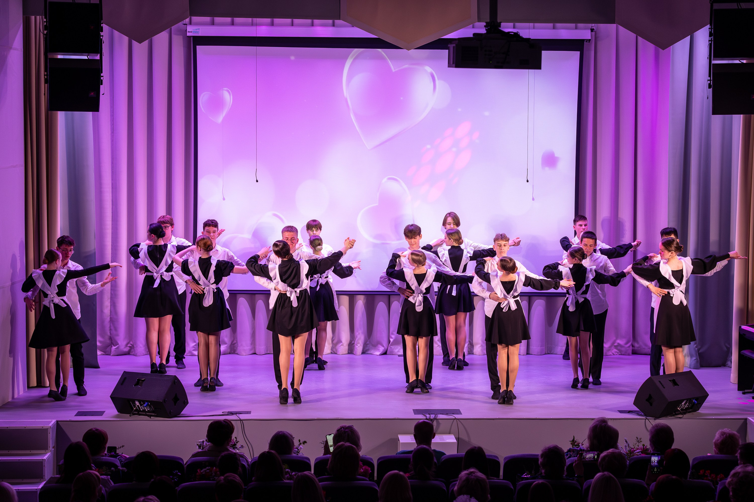 Фото и видео на выпускной в школе и детском саду. Свадебный, семейный видеограф и фотограф в Екатеринбурге Николай Рыков