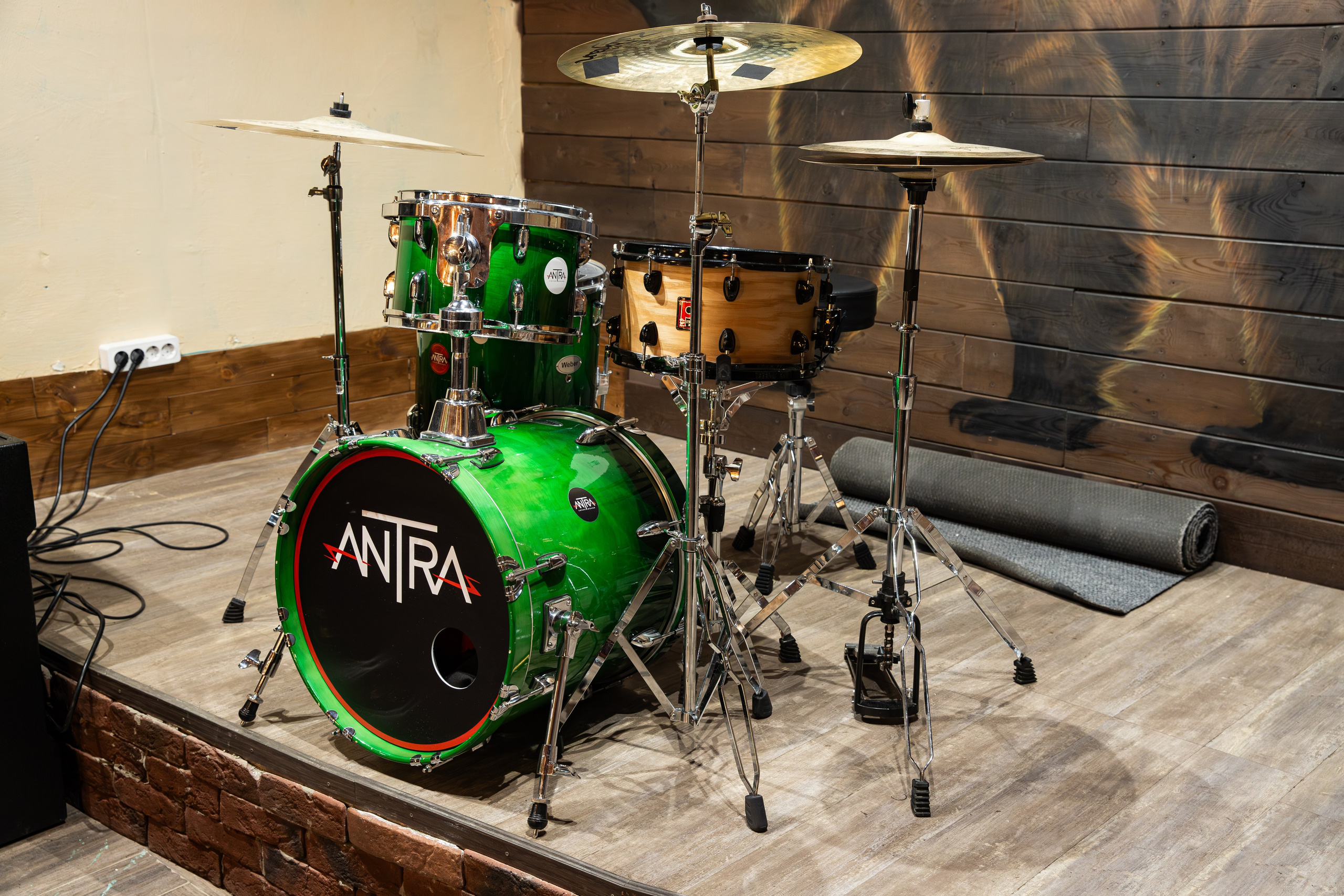 Бар Енот Романово 28. Фотограф Александр Поздняков  Новосибирск