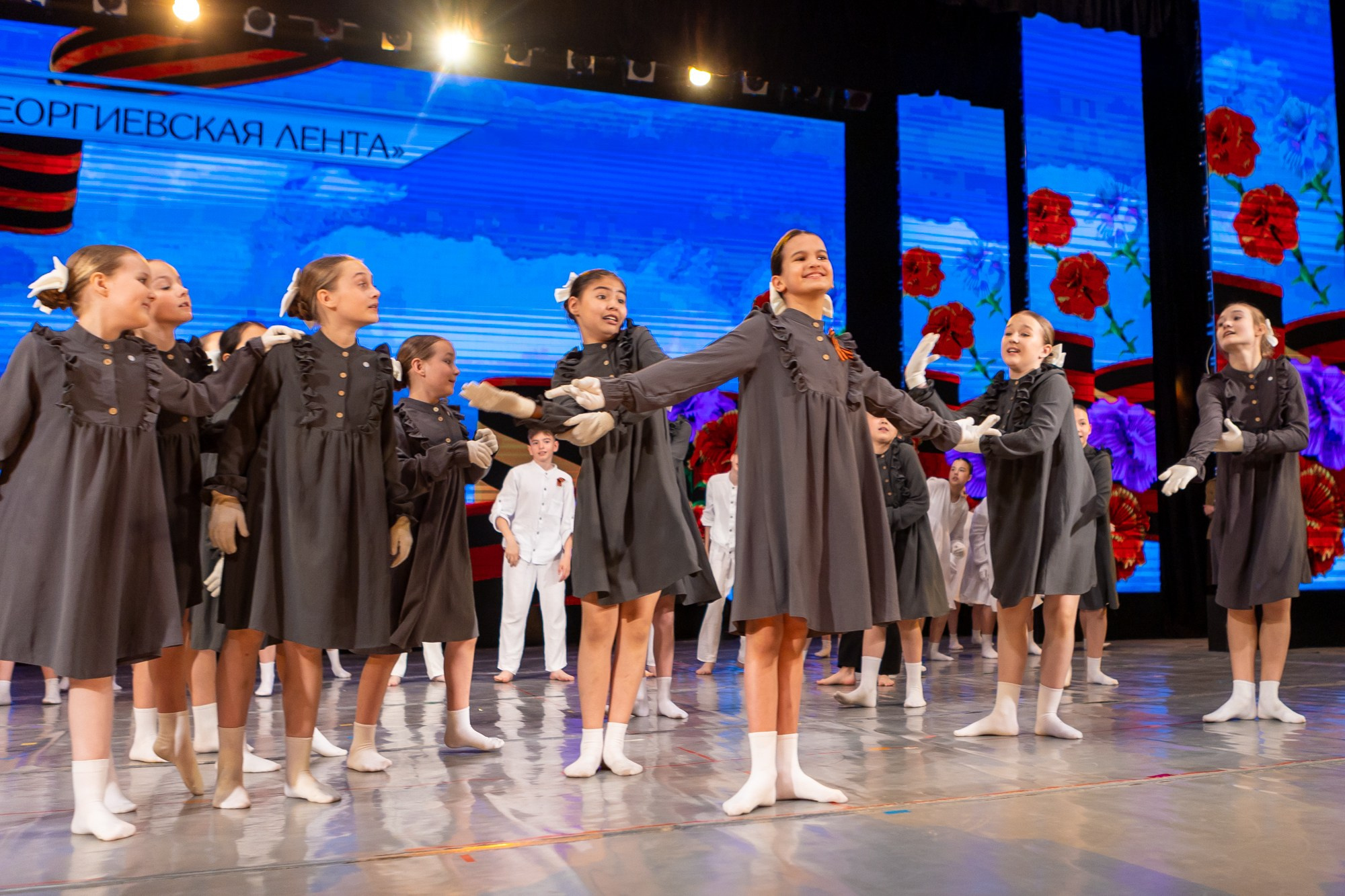 Отчетный концерт Заслуженного коллектива РФ «Жемчужинка» в Оренбурге, ДК «Россия», 2025 г. Фотограф в Оренбурге. Профессиональный фотограф