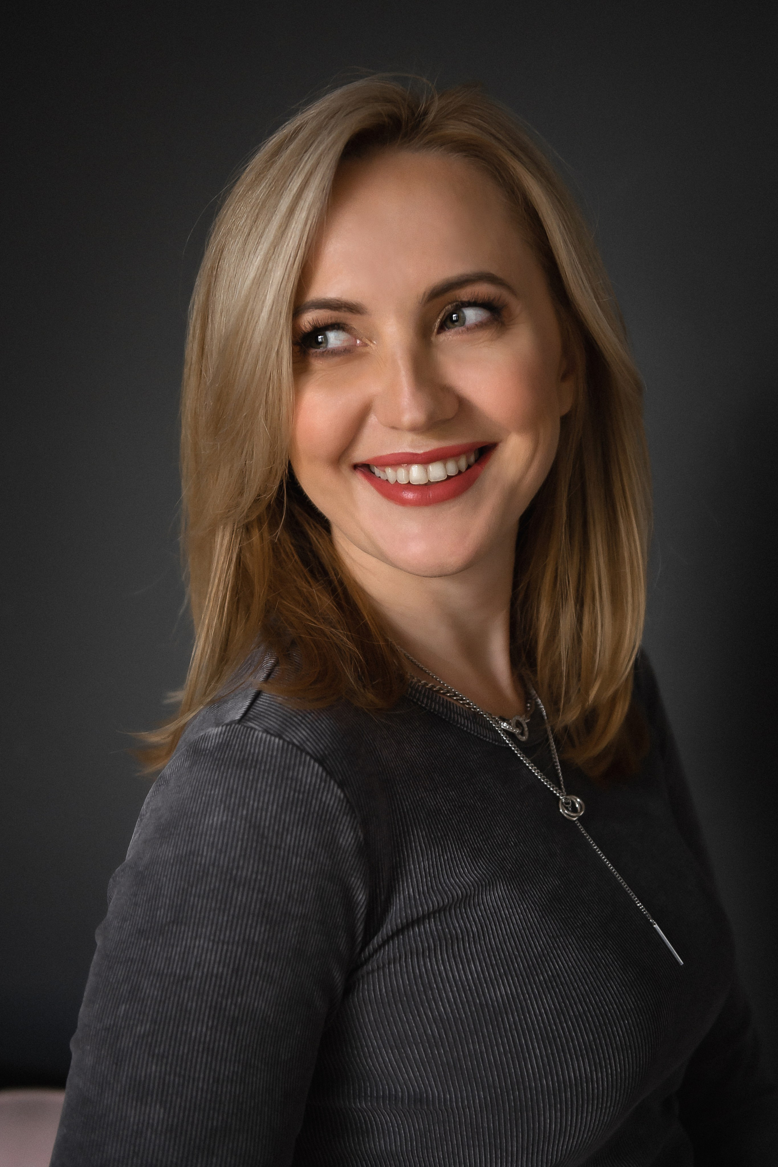 Графитовый и циклорама. КОНТЕНТ |БРЕНД фотограф Санкт-Петербург — Жанна Олтаржевская