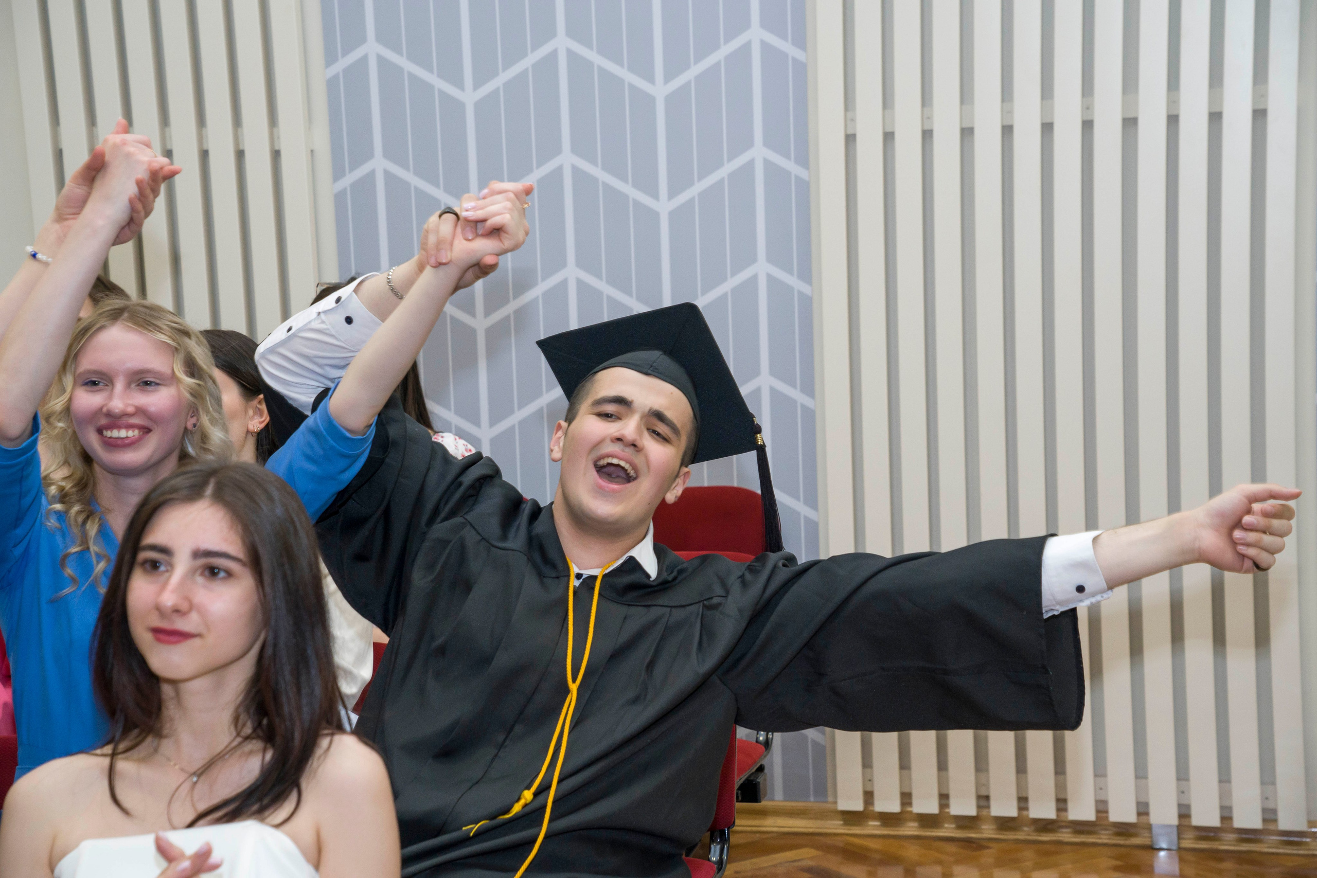 Выпускной в медколледже. Фотограф в Санкт-Петербурге. Репортажная и все съёмки для бизнеса
