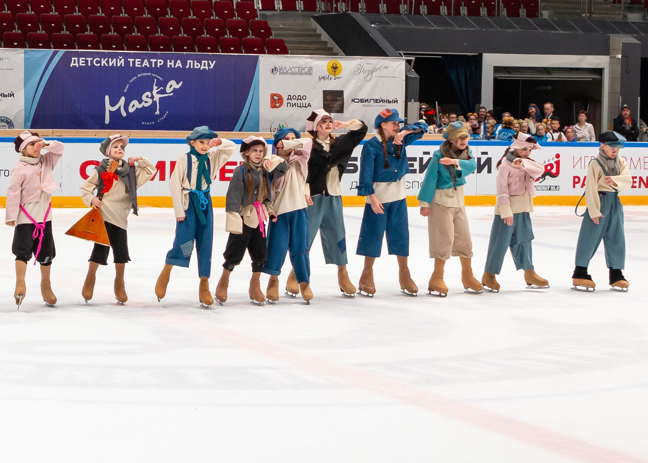 VII Ежегодный фестиваль массовых танцев на льду и фигурного катания «Петровский лёд» Санкт-Петербург. Репортажный фотограф в Москве