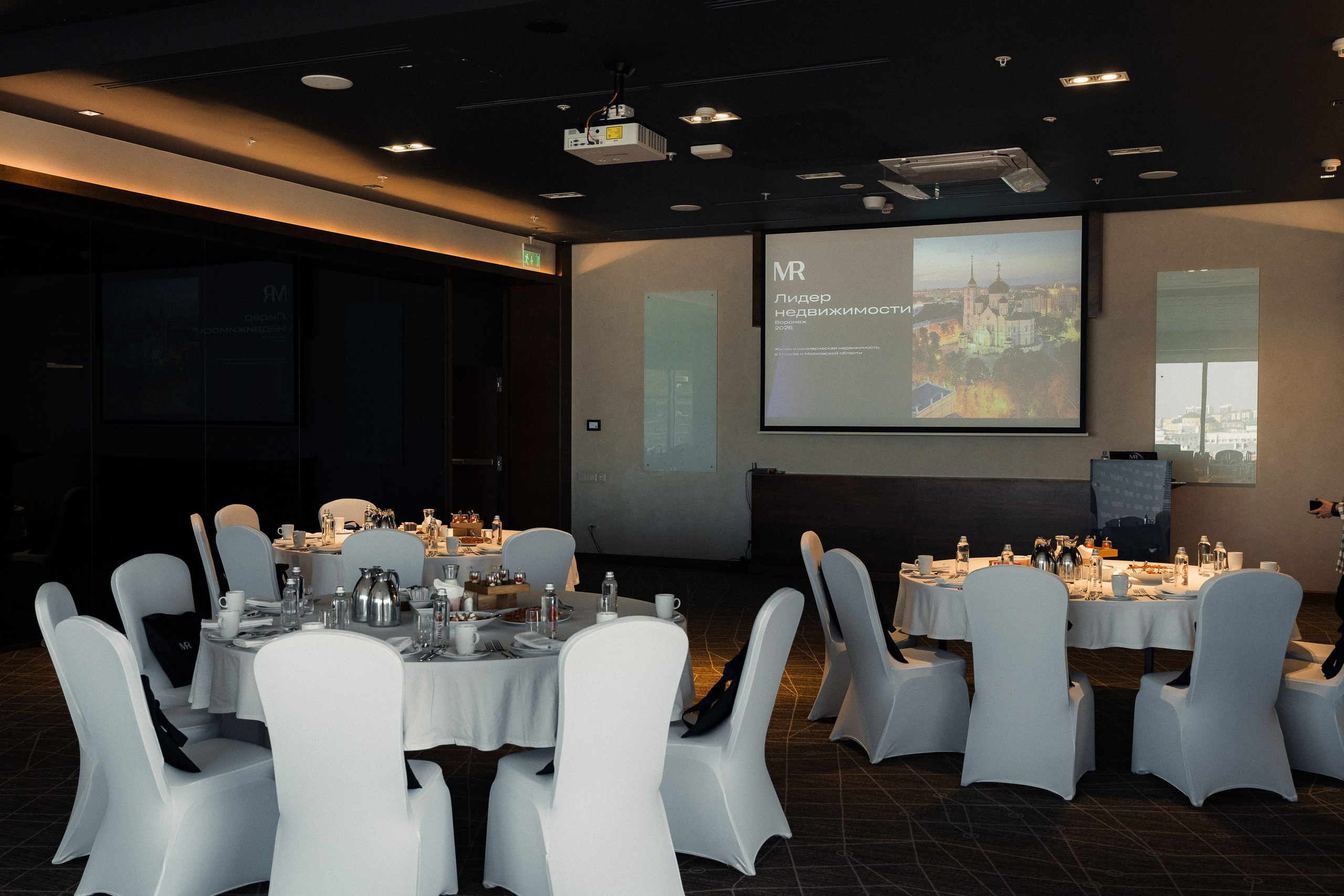 Застройщики Москвы MR (МАРРИОТ). Свадебный и репортажный фотограф в Воронеже Роман Янко