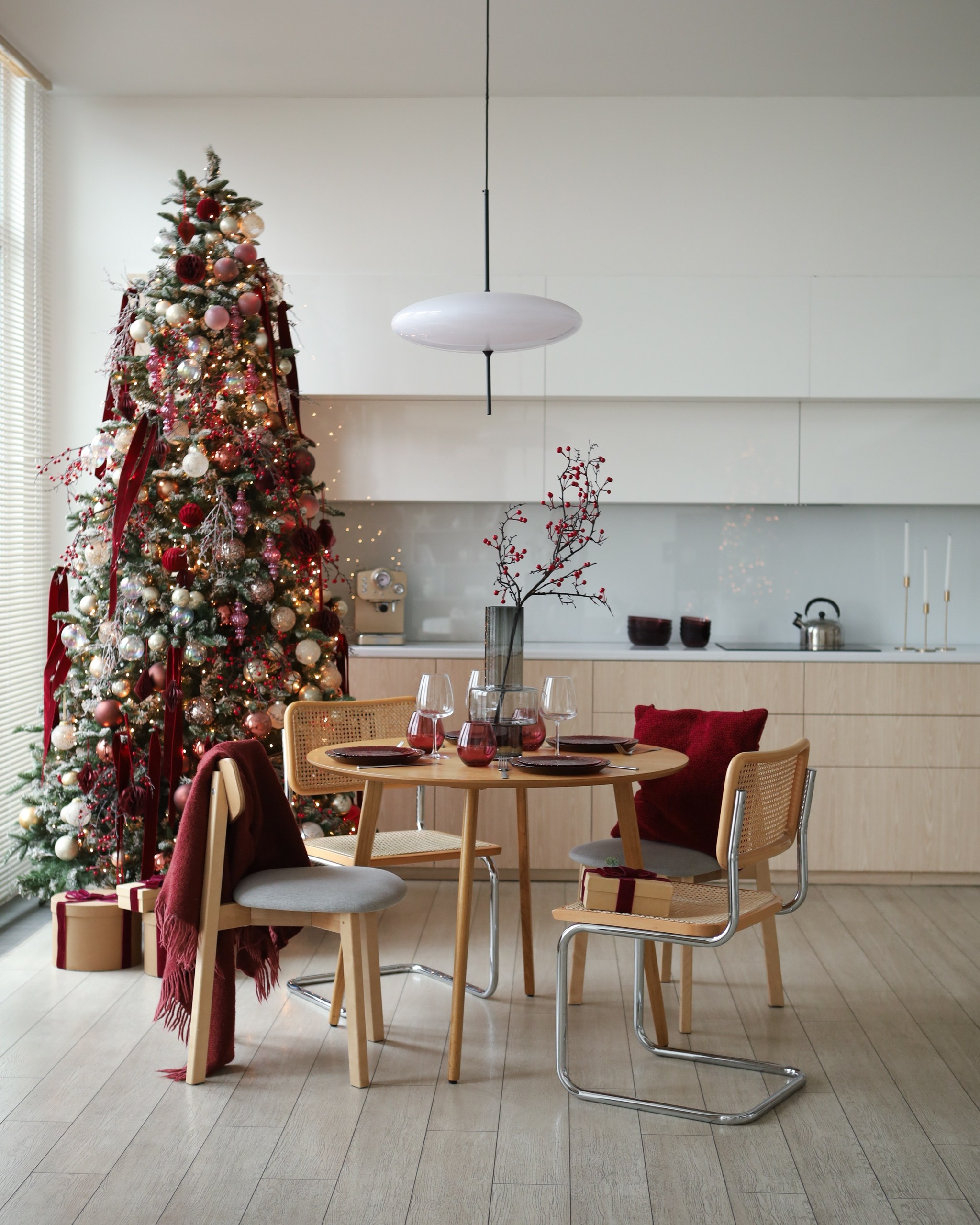 Новогодние декорации 2024-2025. Фотограф Виктория Юленкова