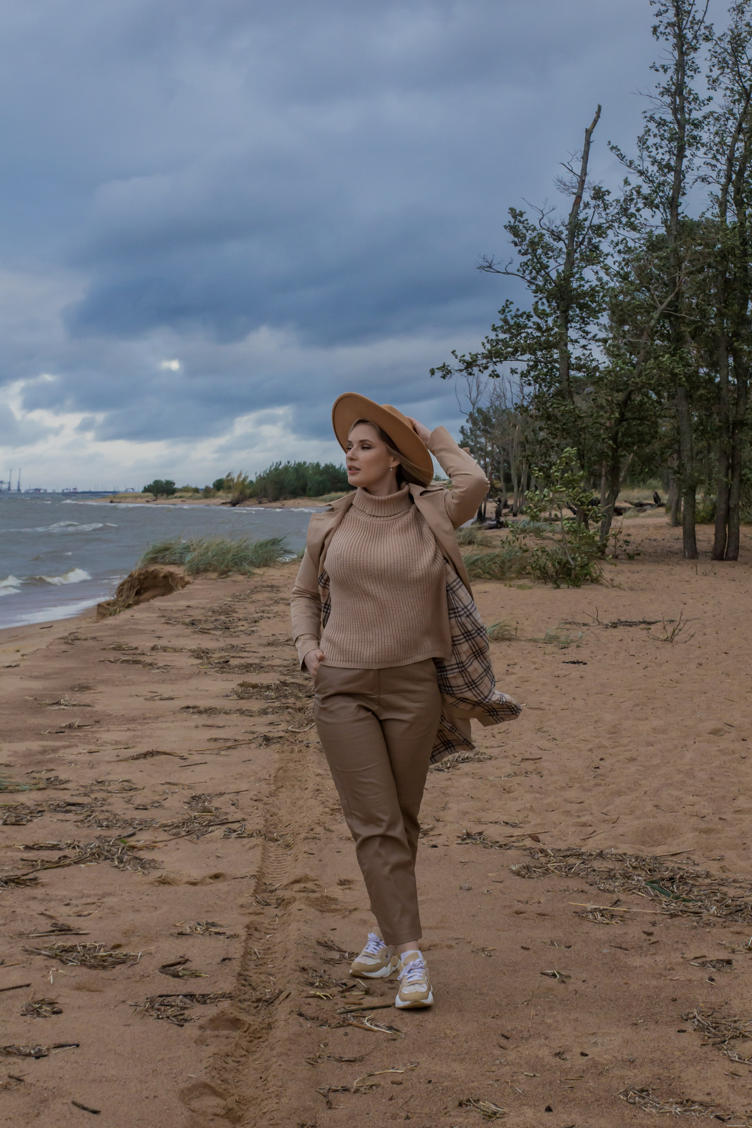 На берегу… С пушистым любимками🐾🐾. Женский портрет и немного больше в Санкт-Петербурге