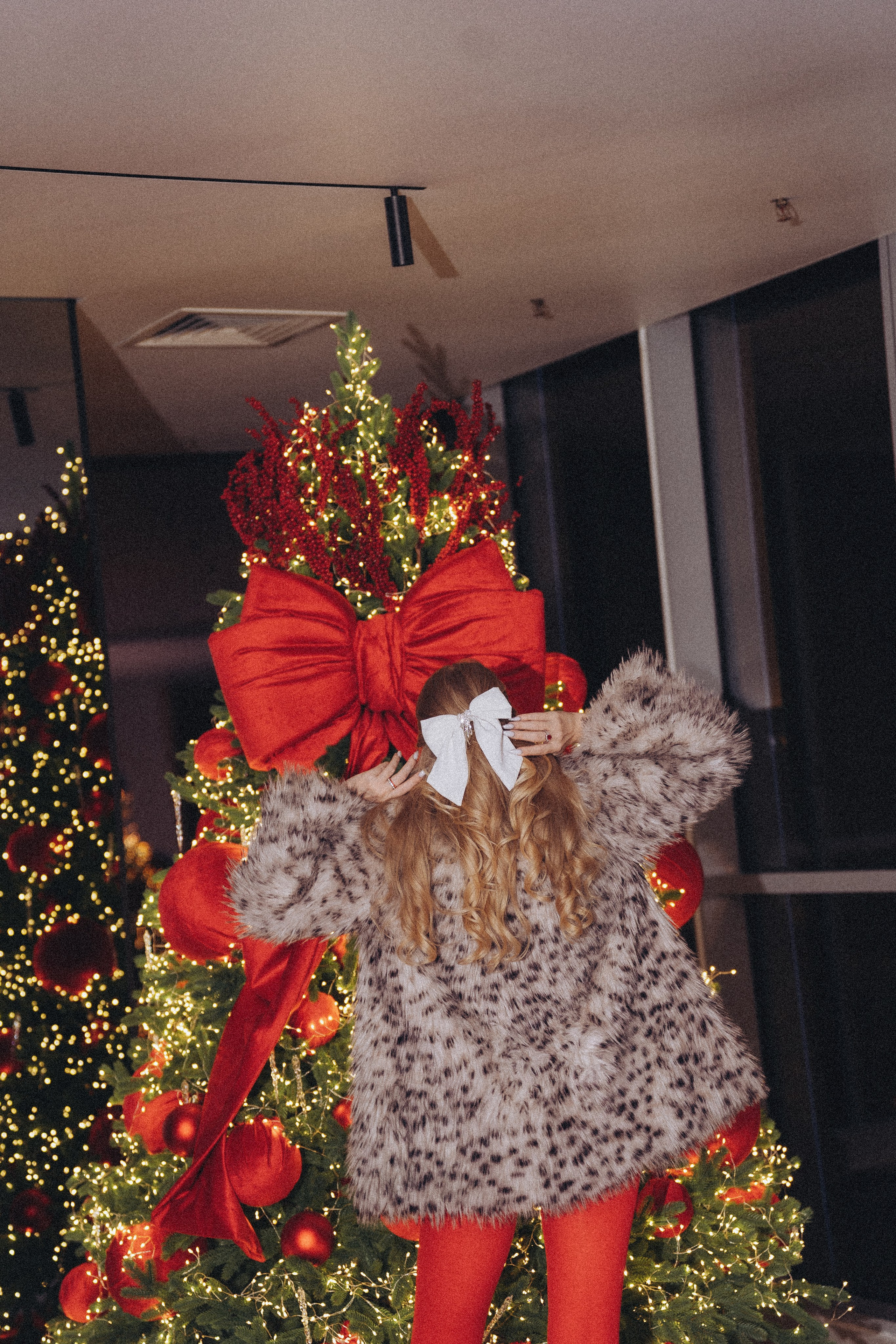 ФОТОСЕССИЯ К НОВОМУ ГОДУ В СТУДИИ С ЕЛОЧКОЙ КРАСИВЫЙ ОБРАЗ. Профессиональный фотограф, Санкт-Петербург — Виктория Богомолова