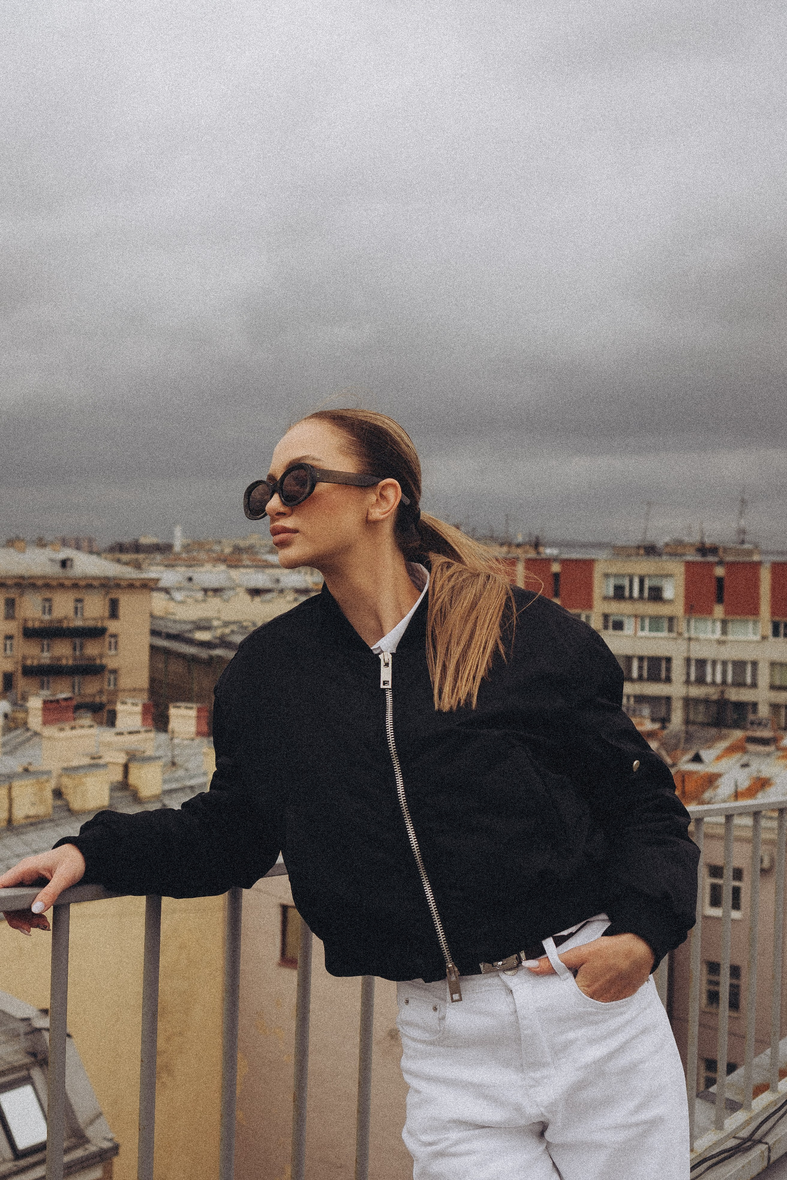 МЫ ГУЛЯЛИ ПРО КРЫШАМ ПИТЕРА. Профессиональный фотограф, Санкт-Петербург — Виктория Богомолова