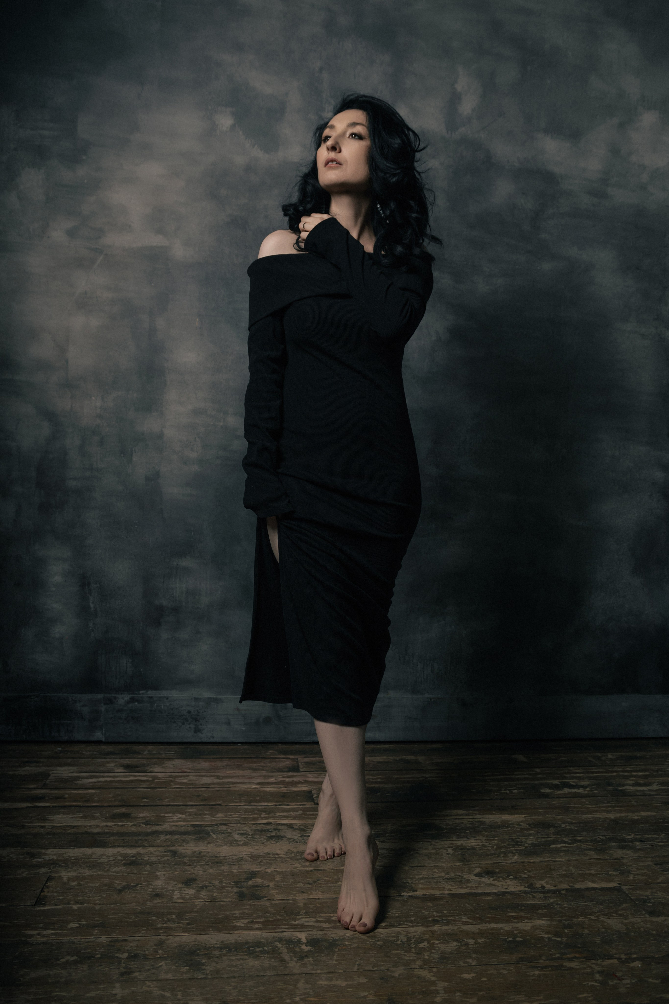 классический портрет женщины в фотостудии минимализм, портретный фотограф в москве