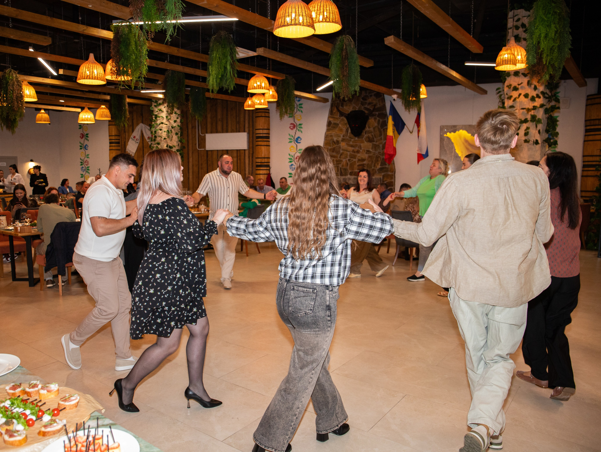 Открытие молдавского ресторана. Свадебный и семейный фотограф в Москве Мила Широких