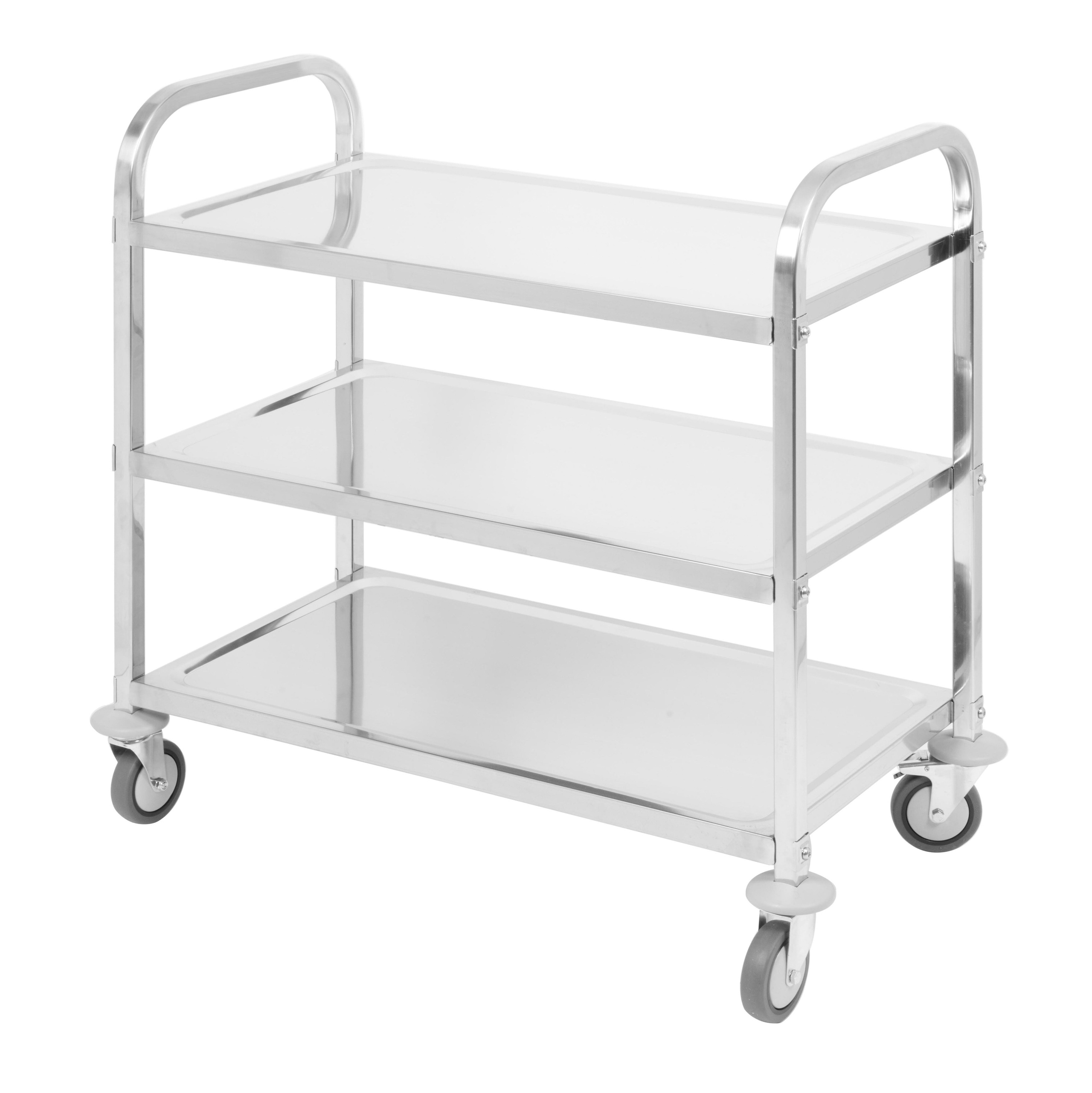 Съемка металлических тележек на белом фоне