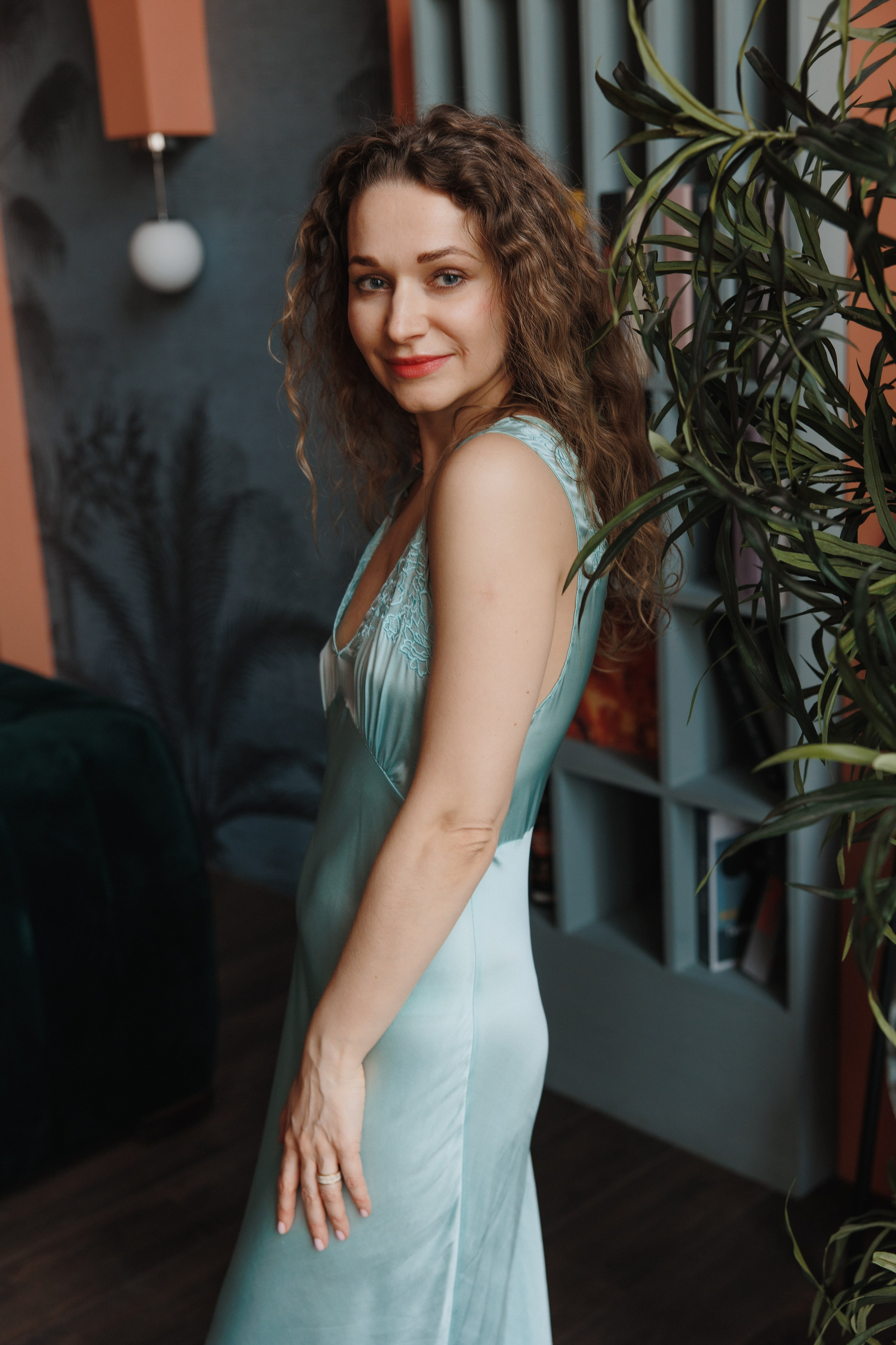 Портретный фотограф для контент съёмки в Новой Москве. Фотограф Москва. Портретный фотограф Александра Харитонова Москва Новая Москва Троицк