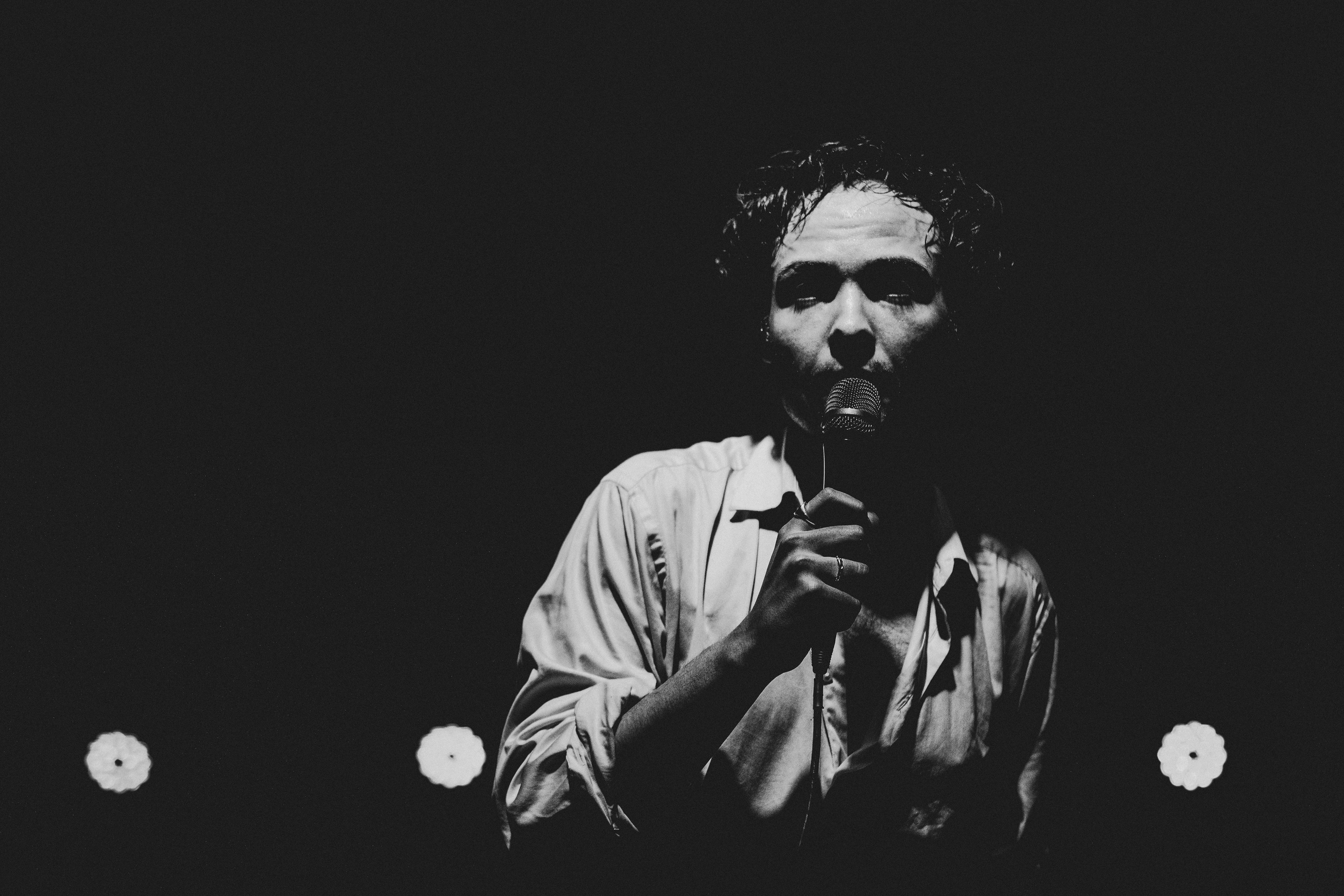 Диктофон. Фотограф для музыкантов, фотограф на концерт, концертный фотограф, съемка концерта, бэкстейдж фотограф