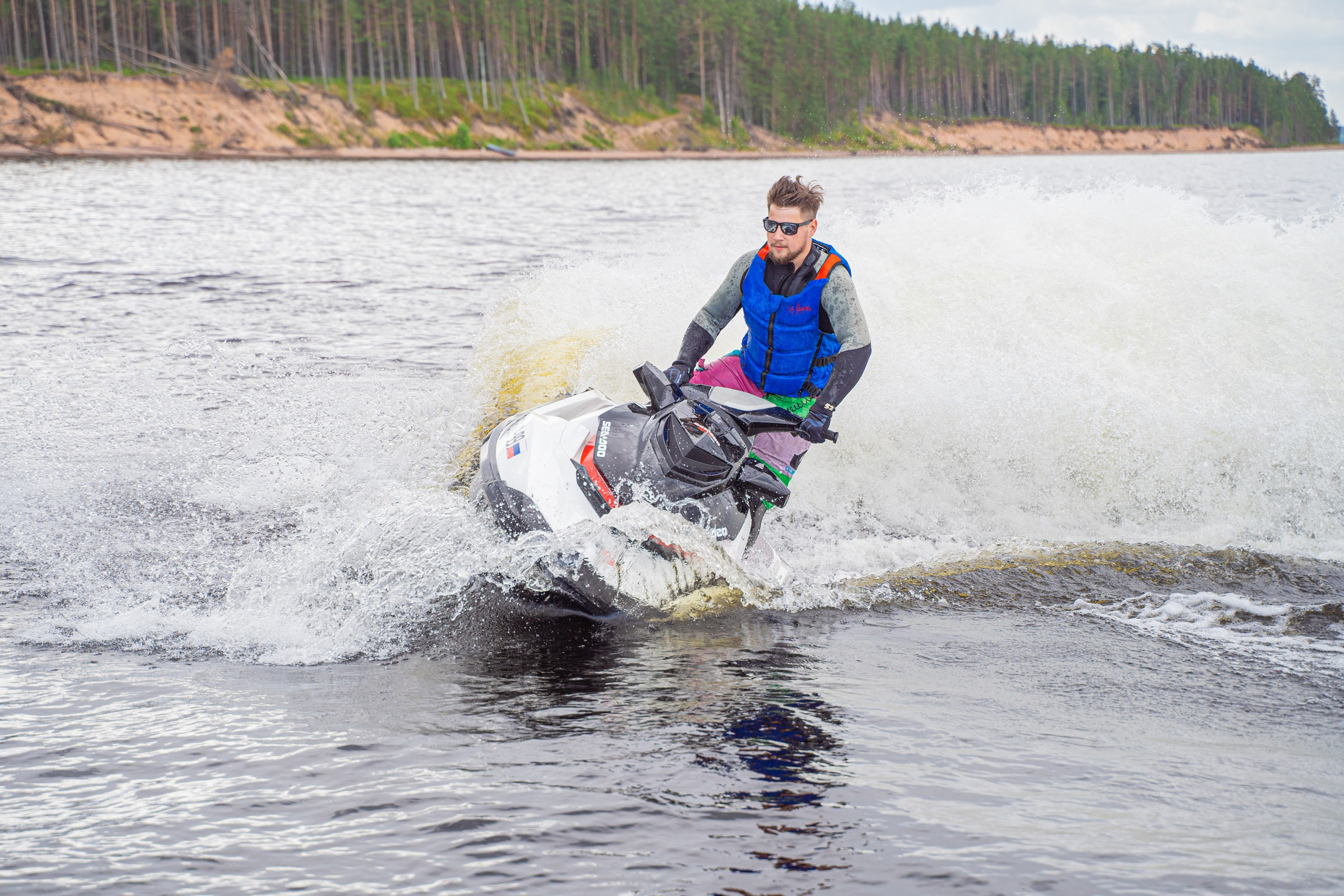 Гидровыезд в Коневский мужской монастырь. Свадебный, семейный, портретный, репортажный фотограф в Санкт-Петербурге