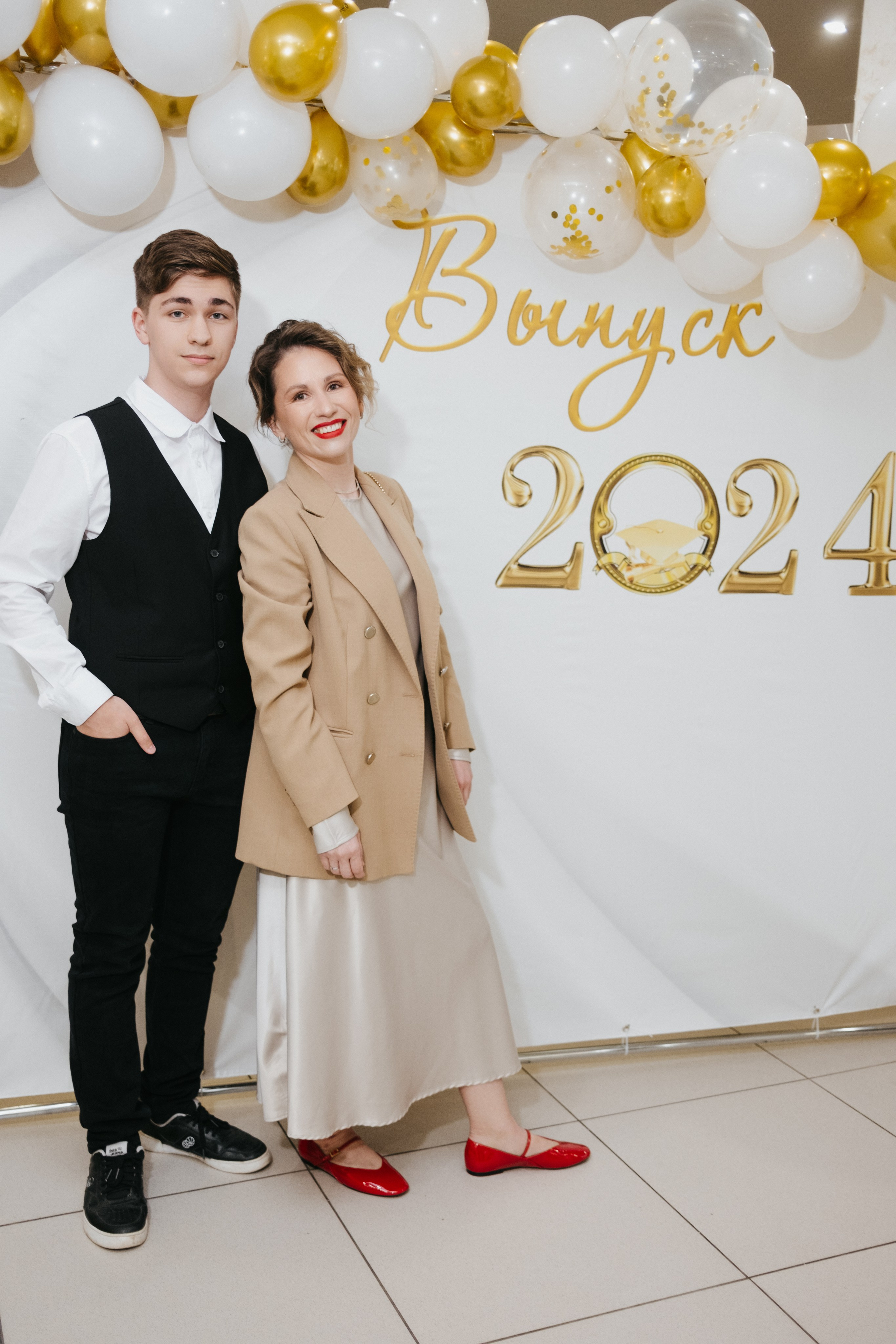 Выпускной 11 класс школы № 30. Свадебный и репортажной фотограф Денис Ожигин в Краснодаре и Краснодарском крае