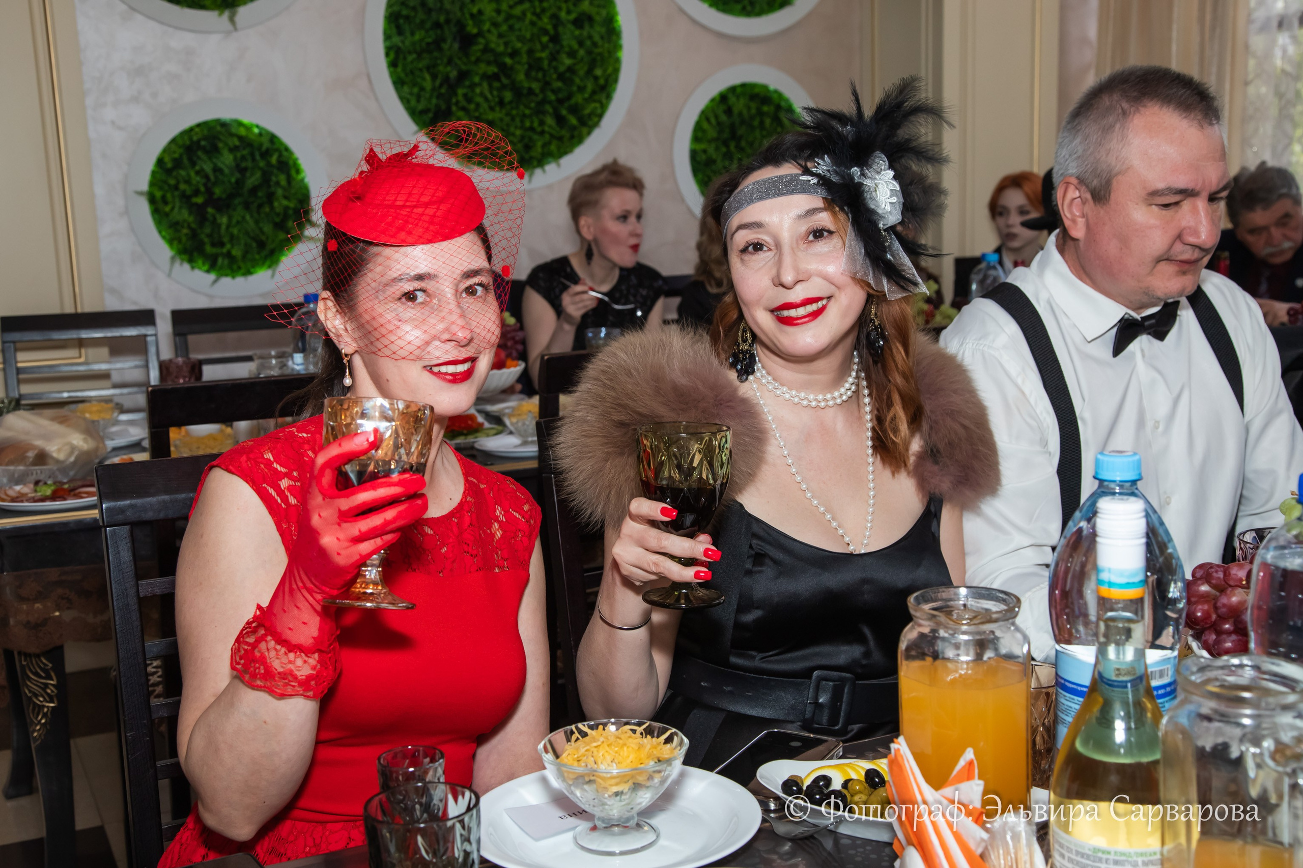 Гангстерская вечеринка в стиле 1920-х. Репортажный Фотограф