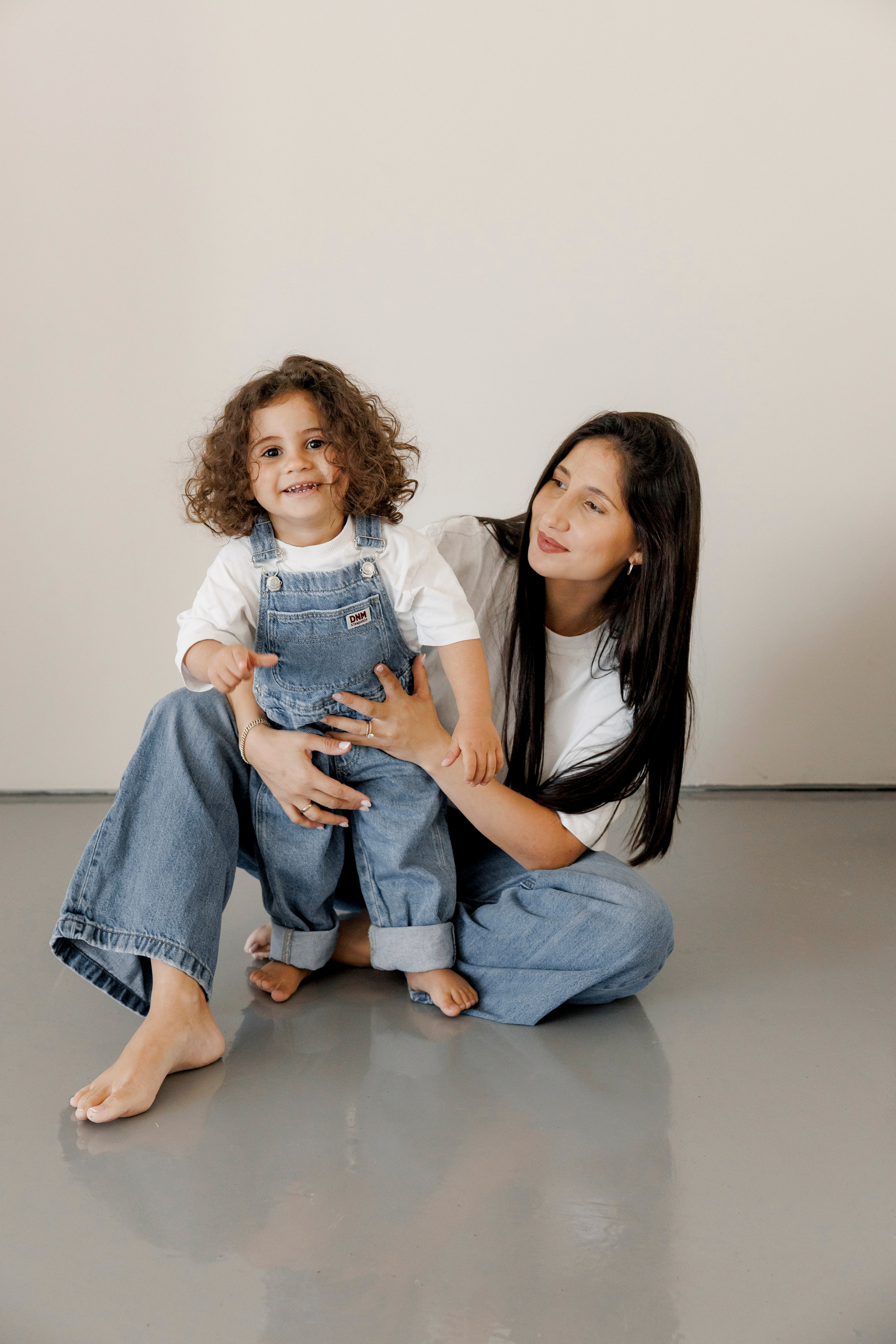 Family photoshoot inside the studio in Hadera. Wedding and family photographer