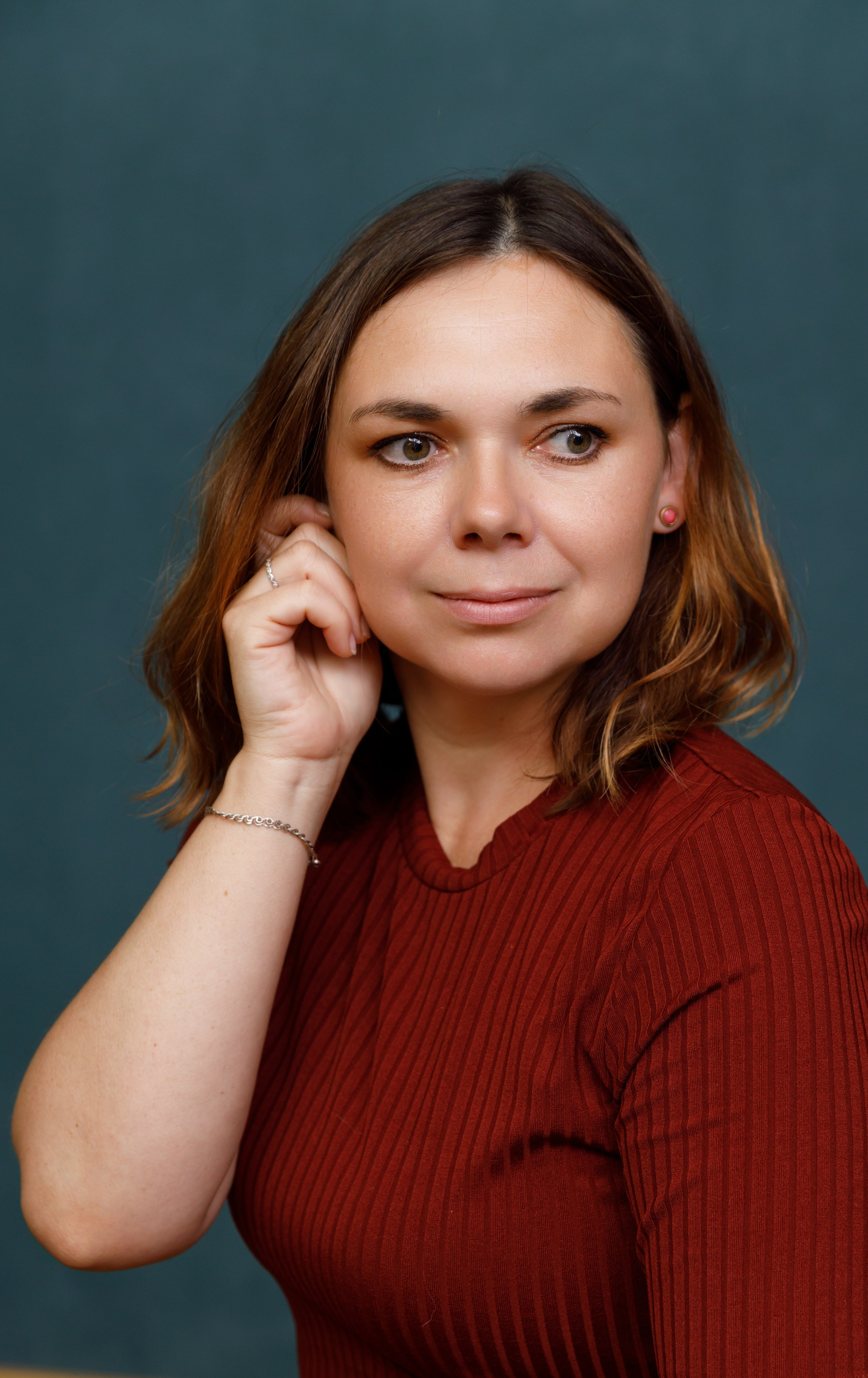 Нина и Наталья. Фотограф Анна Телекаева, выпускные альбомы, семейные и репортажные съемки в Омске