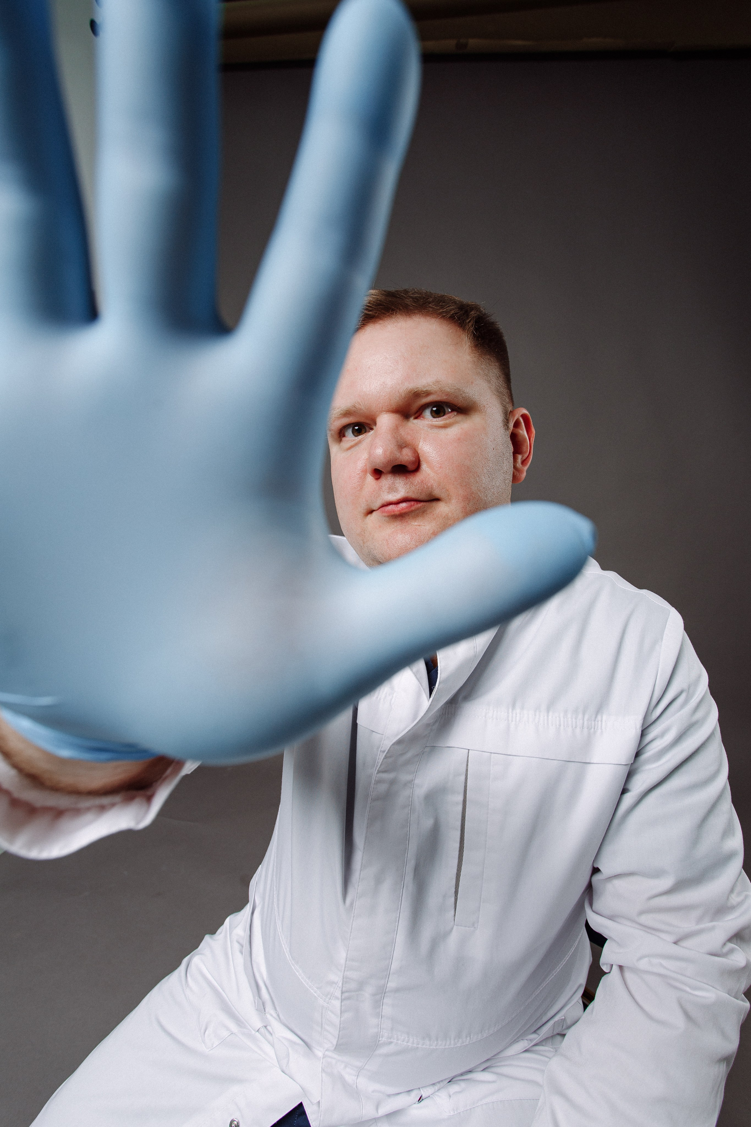 Съёмка врача в студии. Фотограф врача в Нижнем Новгороде и Нижегородской области.