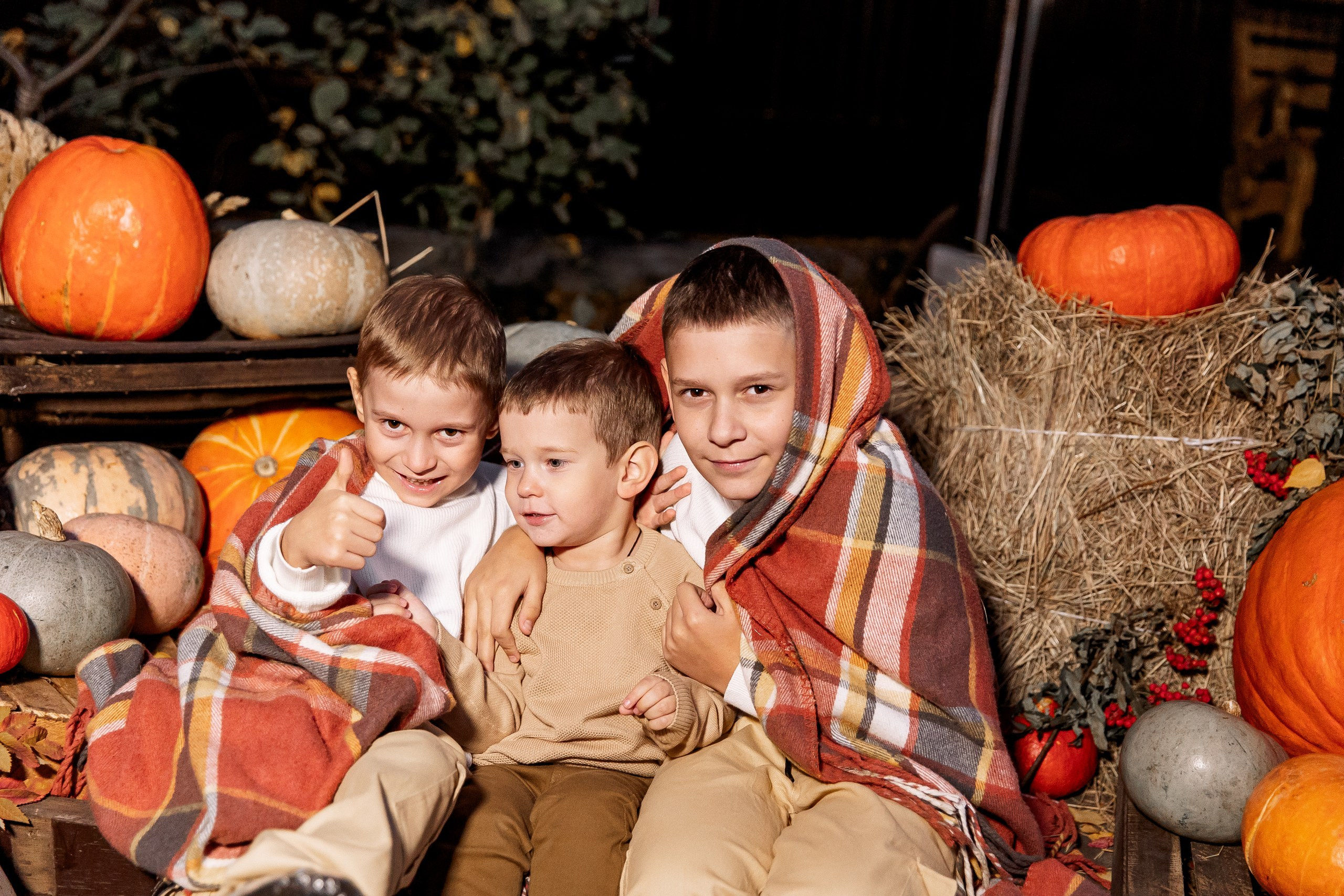 Эдуард и Дарья с сыновьями. Свадебный и семейный фотограф в Челябинске Юлия Ишимова