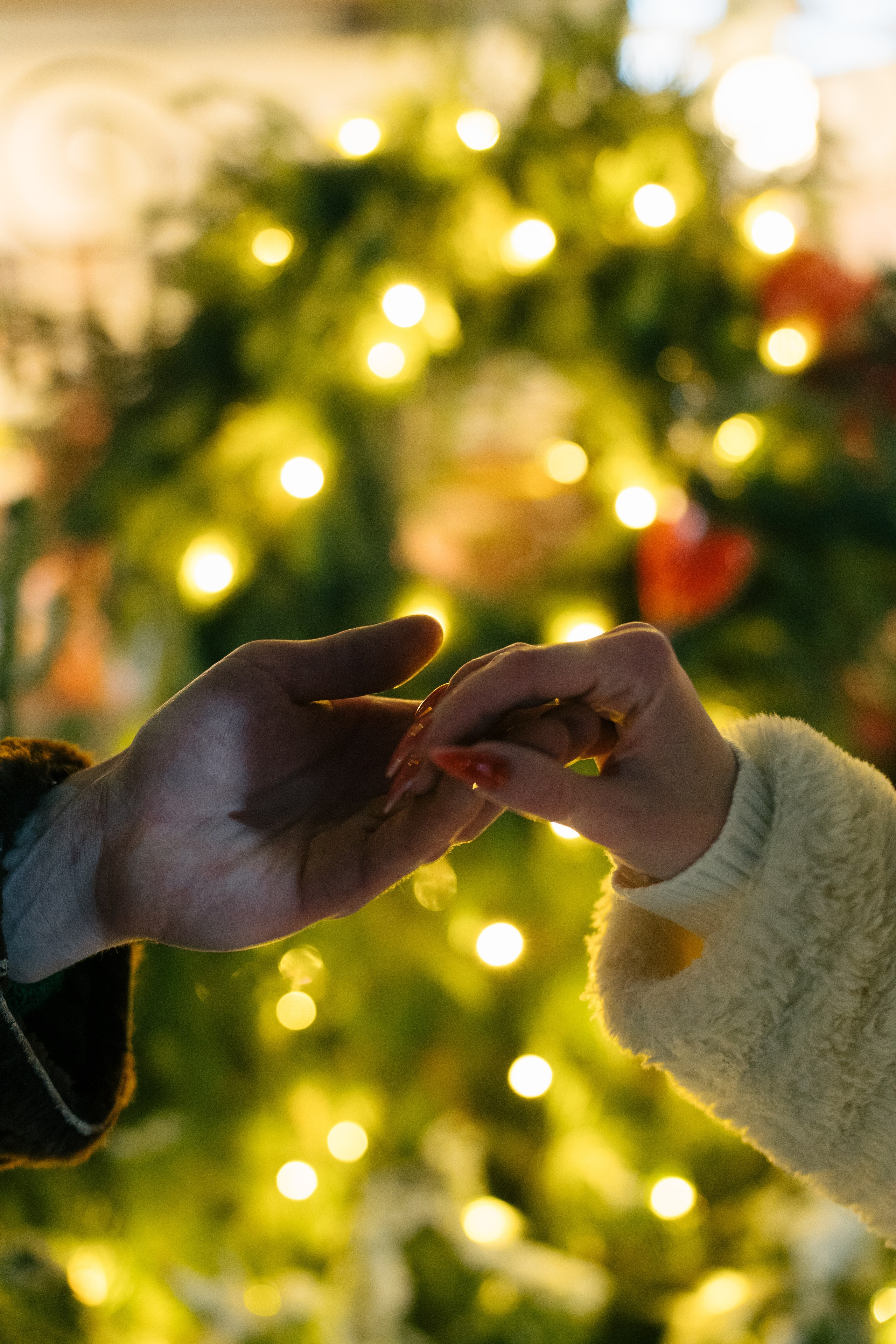 НОВОГОДНЯЯ ПРОГУЛКА ПАРЫ ПО ЧЕРНЫШЕВСКОЙ ПЕРЕД НОВЫМ ГОДОМ. Профессиональный фотограф, Санкт-Петербург — Виктория Богомолова