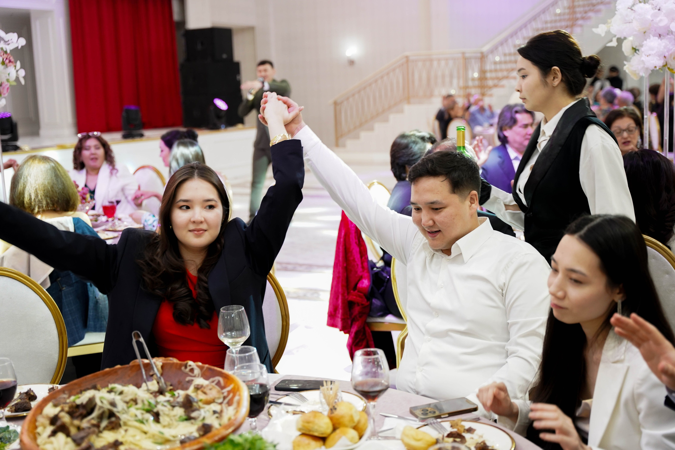 Dana uzatu. Фотограф Ернар Ержанов