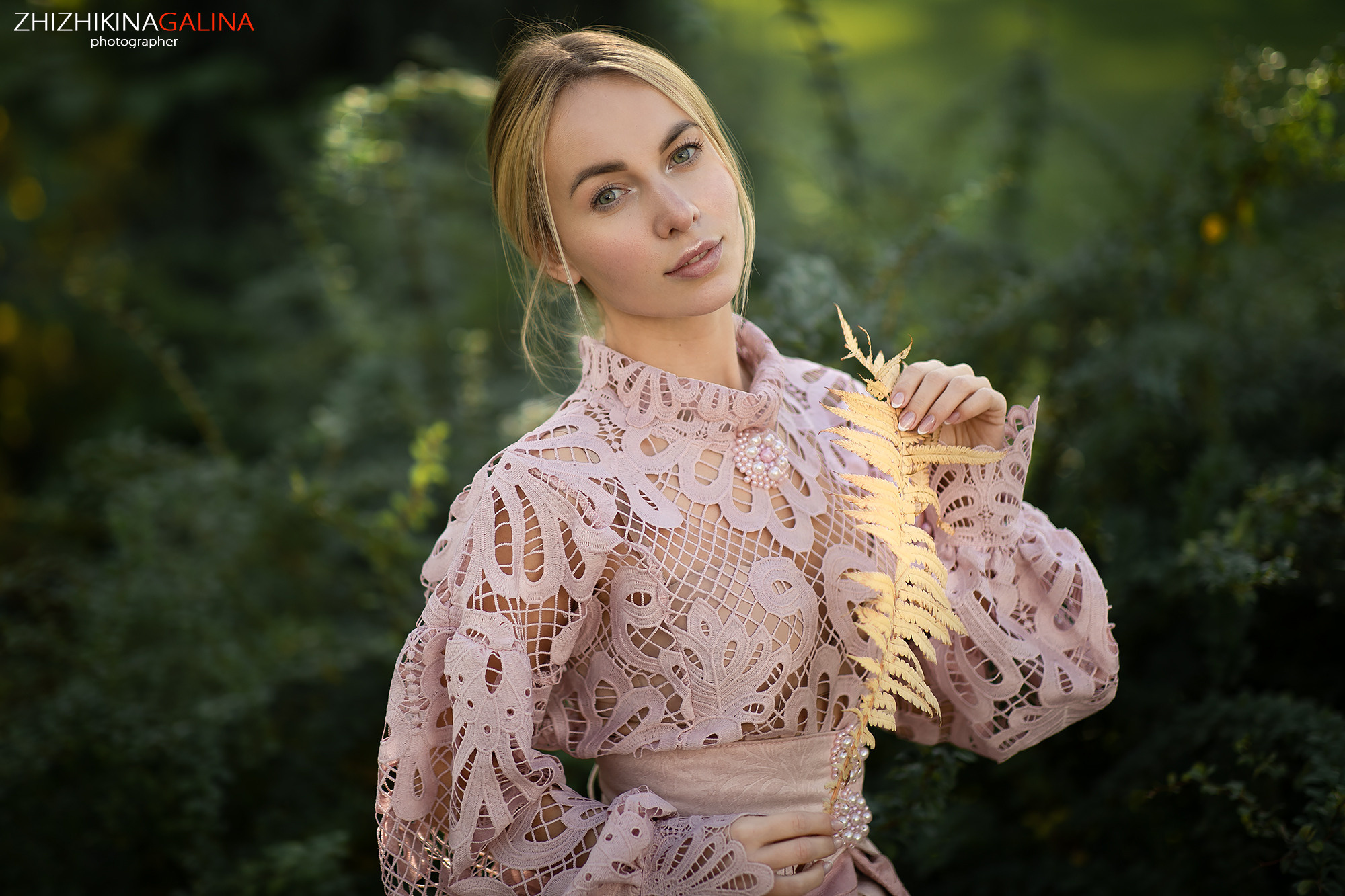 уличная фотосессия, фотосессия на улице, фотопрогулка, женский фотограф, женский портрет, портретная фотосессия, фотопортрет, портретный фотограф, 