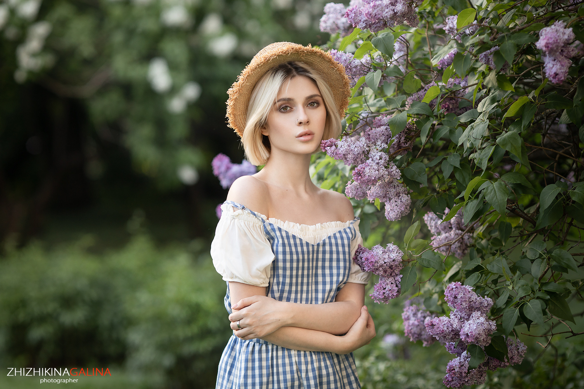 женский фотограф, фотогпрогулка, уличная фотосессия, фотосессия на улице, фотосессия в цветении, портретный фотограф, портретная фотосессия, фотограф москва, фотограф в москве, жижикина галина, женский портрет