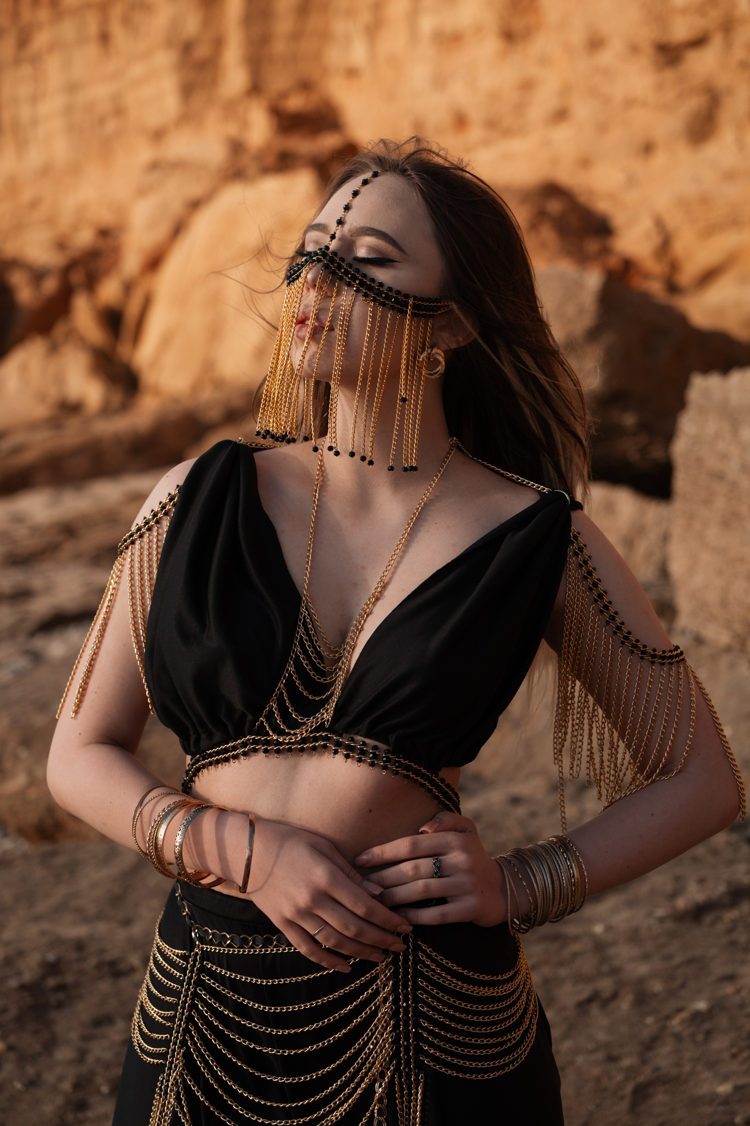 Фотосессия у моря, арабская эстетика. Профессиональная фотосъемка в Крыму. Натуральные эмоции и живые кадры. Забронируйте дату прямо сейчас!