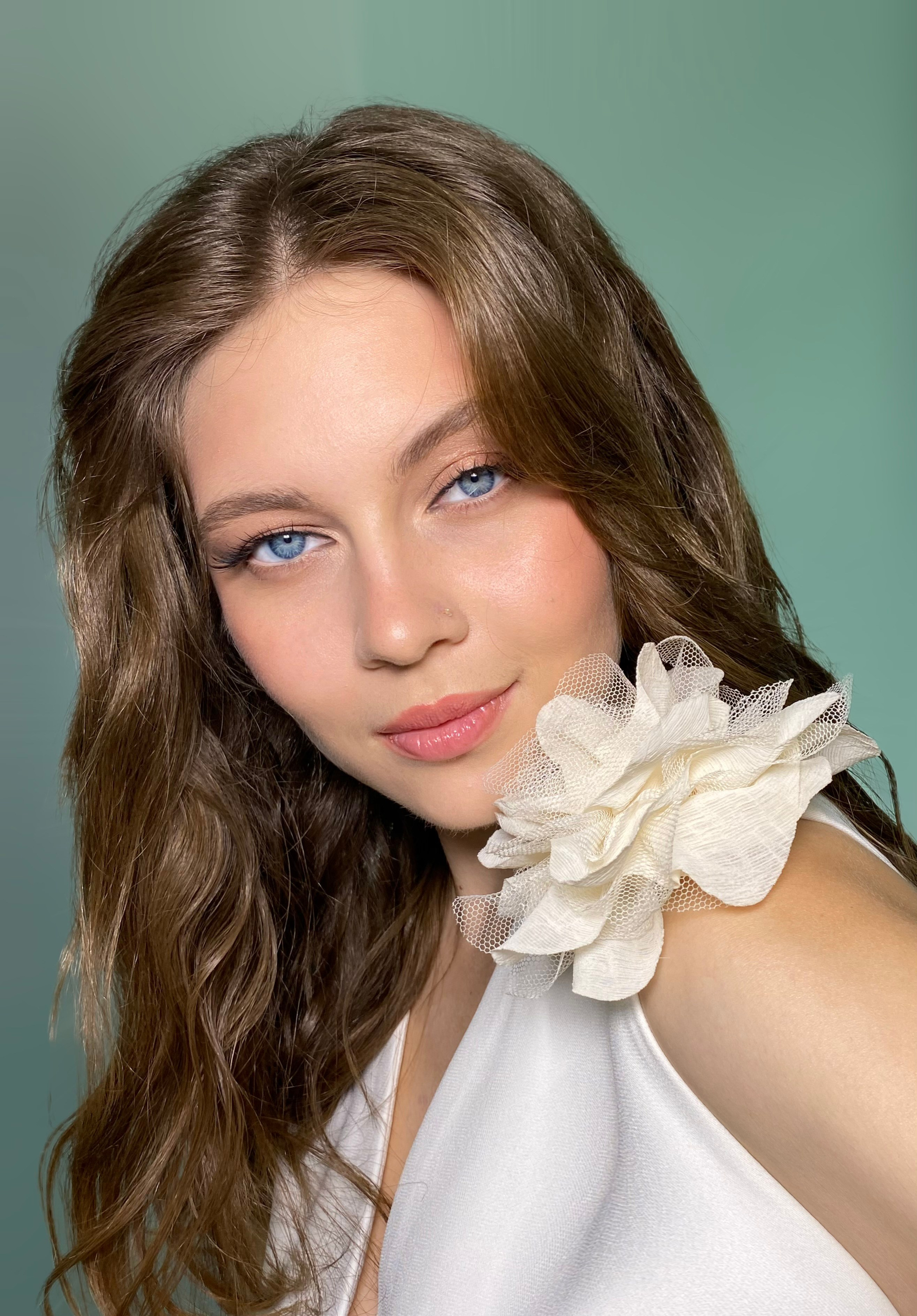 Свадебный образ макияж для невест Москве. СВАДЕБНЫЙ ВИЗАЖИСТ-СТИЛИСТ В МОСКВЕ ПРИЧЕСКИ МАКИЯЖ БРОВИ ВЫЕЗД