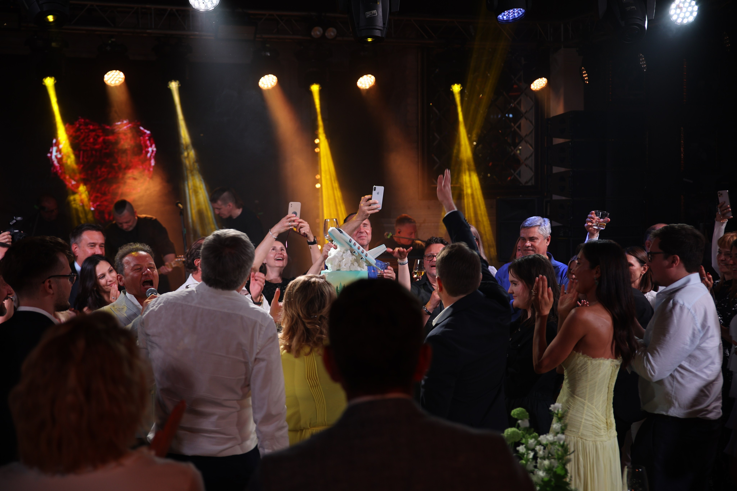 Mrs. & Ms. Главная