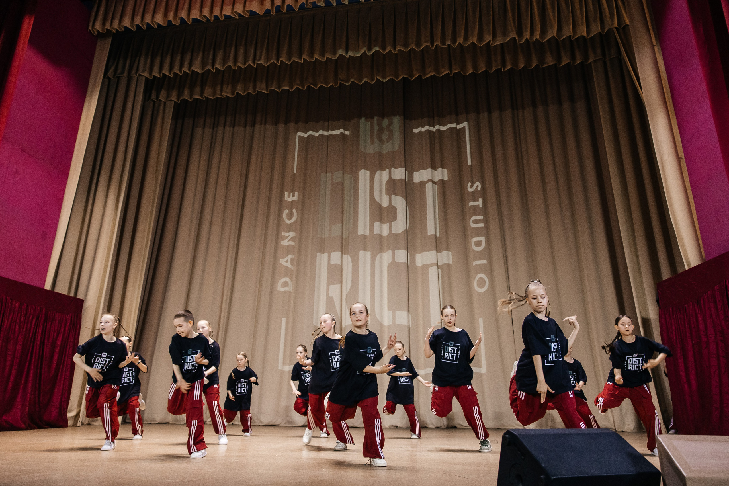 Дистрикт. Отчетный концерт. Свадебный и Семейный фотограф г. Ижевск Гульназ Солдатова. Гульназ фото