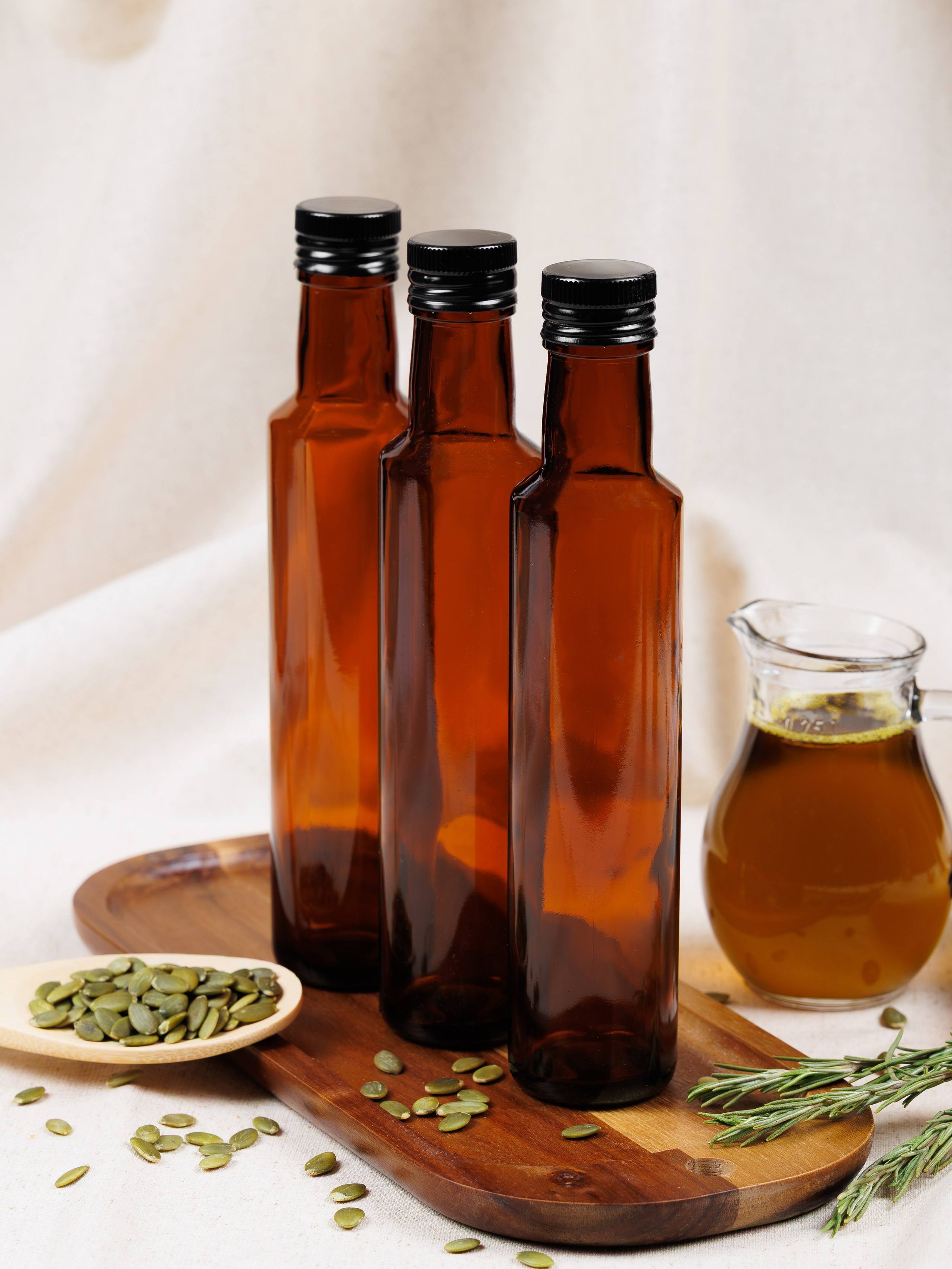 Бутылка для масла. Фотосъёмка для бизнеса — предметное фото, репортаж с мероприятий, портреты людей, съёмка интерьера и экстерьера