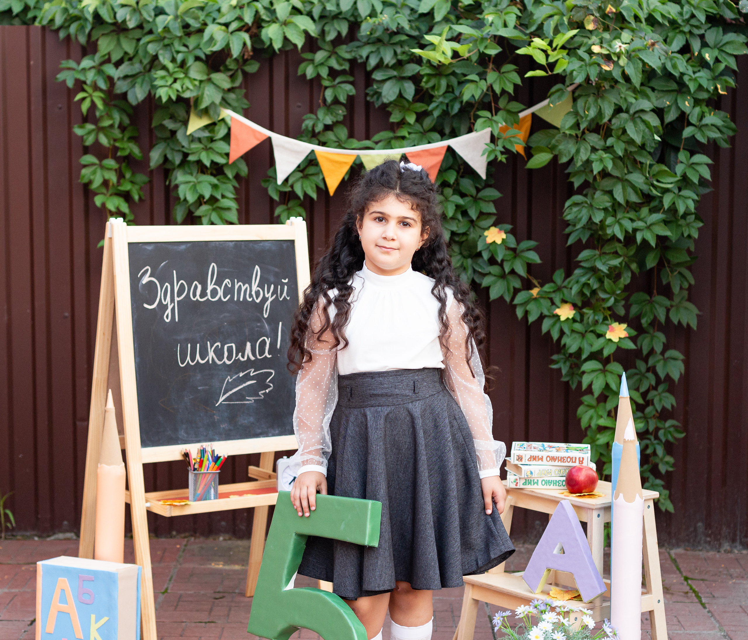 Фотопроект «Здравствуй школа». «ФотоЛерия» ФОТОГРАФ ВЫПУСКНЫЕ АЛЬБОМЫ
