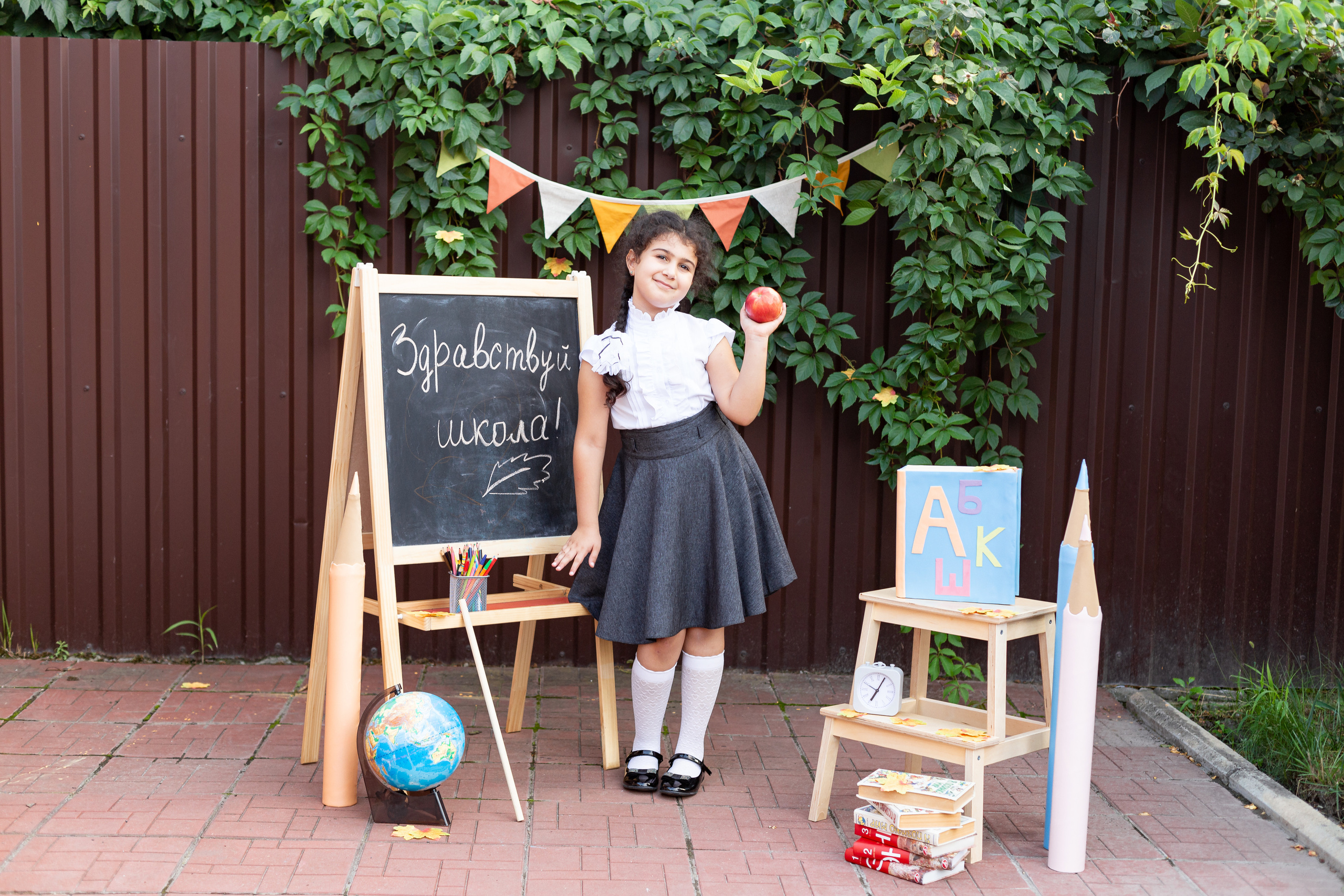 Фотопроект «Здравствуй школа». «ФотоЛерия» ФОТОГРАФ ВЫПУСКНЫЕ АЛЬБОМЫ