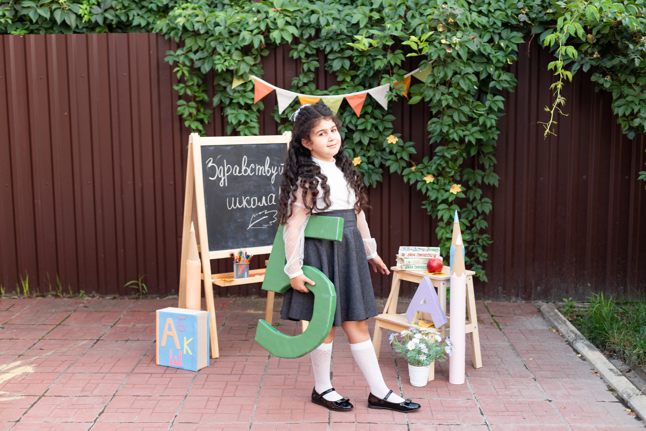 Фотопроект «Здравствуй школа». «ФотоЛерия» ФОТОГРАФ ВЫПУСКНЫЕ АЛЬБОМЫ