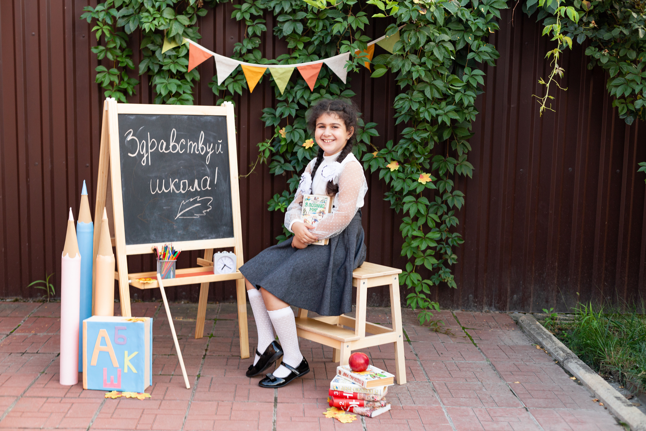 Фотопроект «Здравствуй школа». «ФотоЛерия» ФОТОГРАФ ВЫПУСКНЫЕ АЛЬБОМЫ