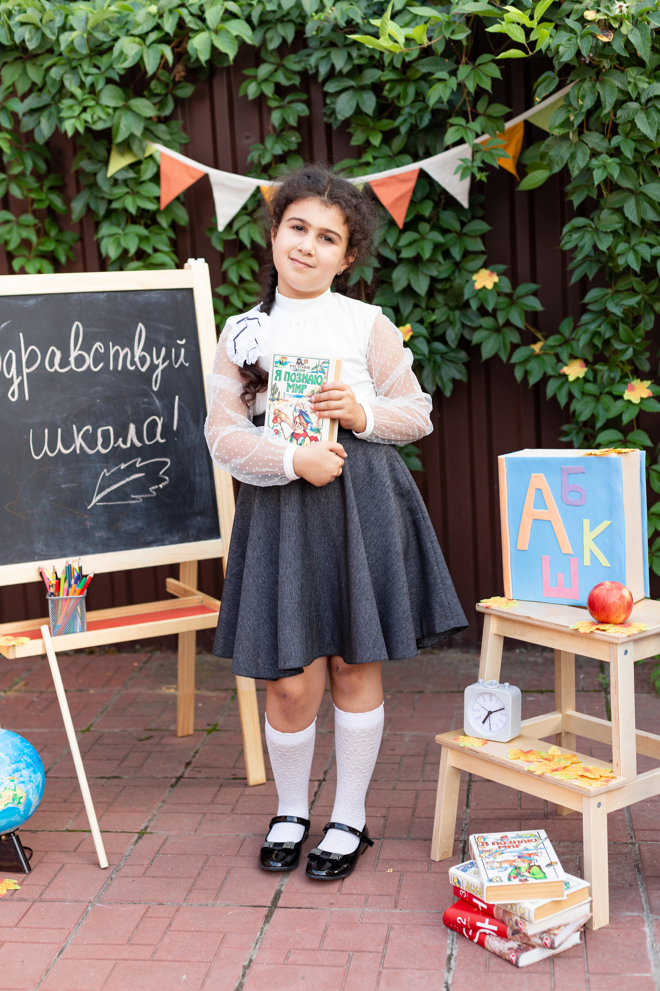 Фотопроект «Здравствуй школа». «ФотоЛерия» ФОТОГРАФ ВЫПУСКНЫЕ АЛЬБОМЫ