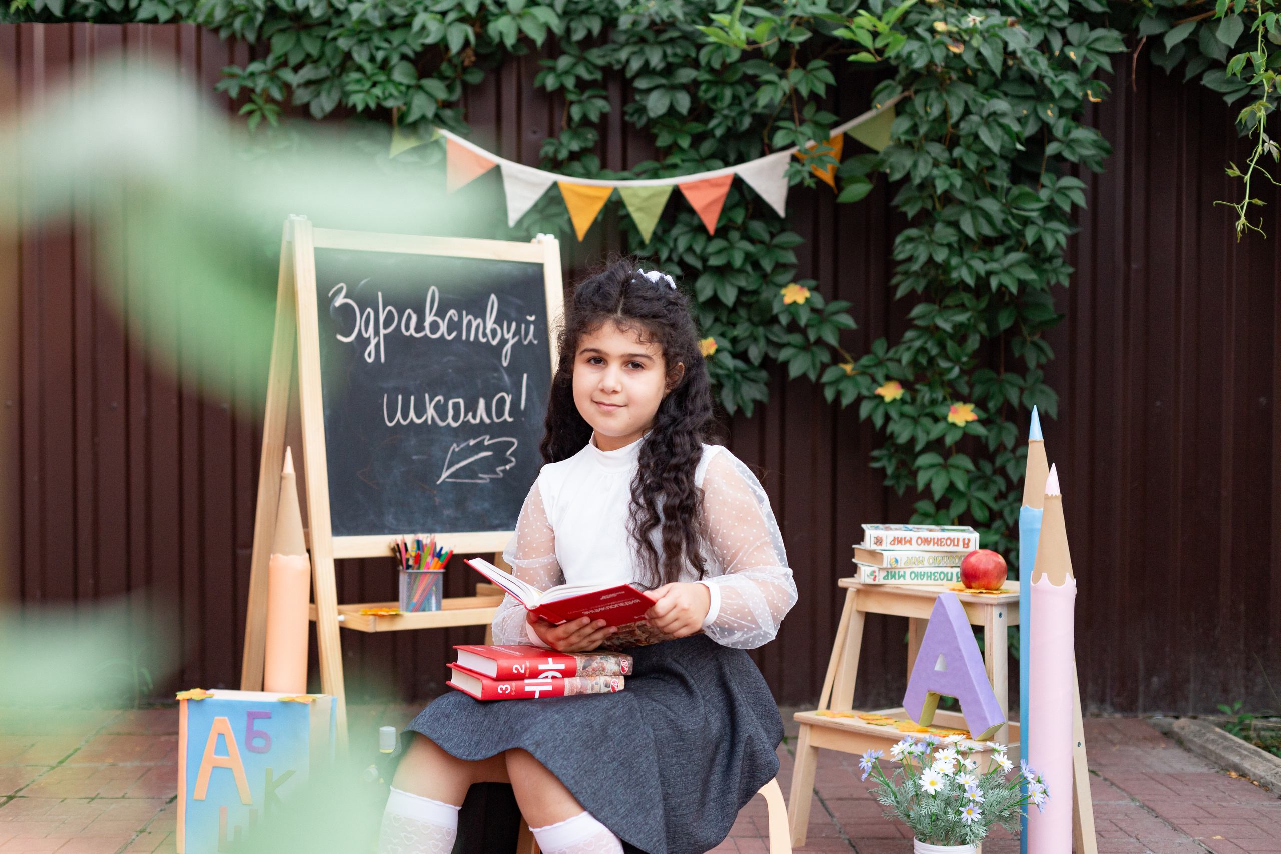 Фотопроект «Здравствуй школа». «ФотоЛерия» ФОТОГРАФ ВЫПУСКНЫЕ АЛЬБОМЫ